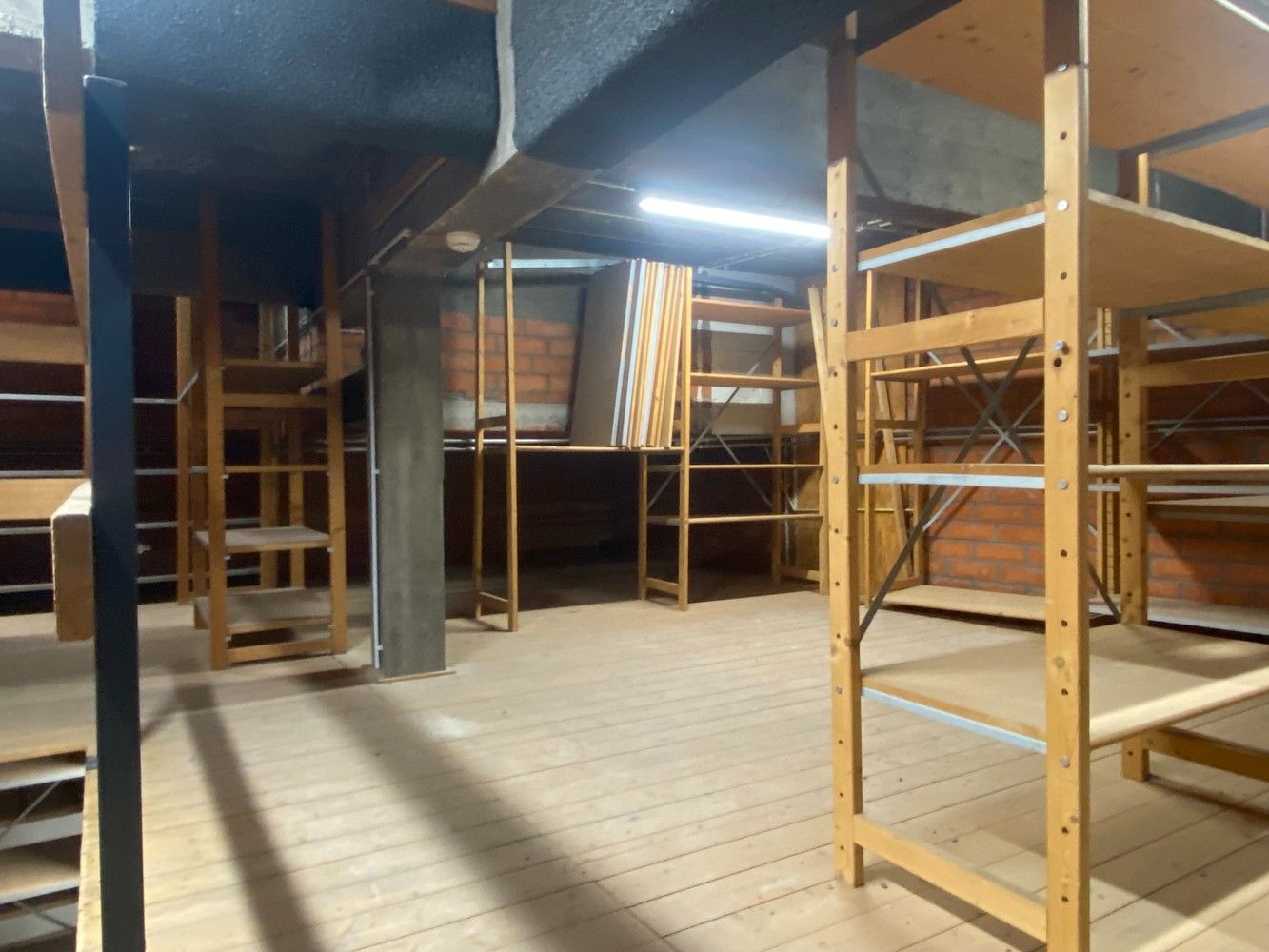 Magazijn met autostaanplaats te koop op een toplocatie in centrum Lier foto 5