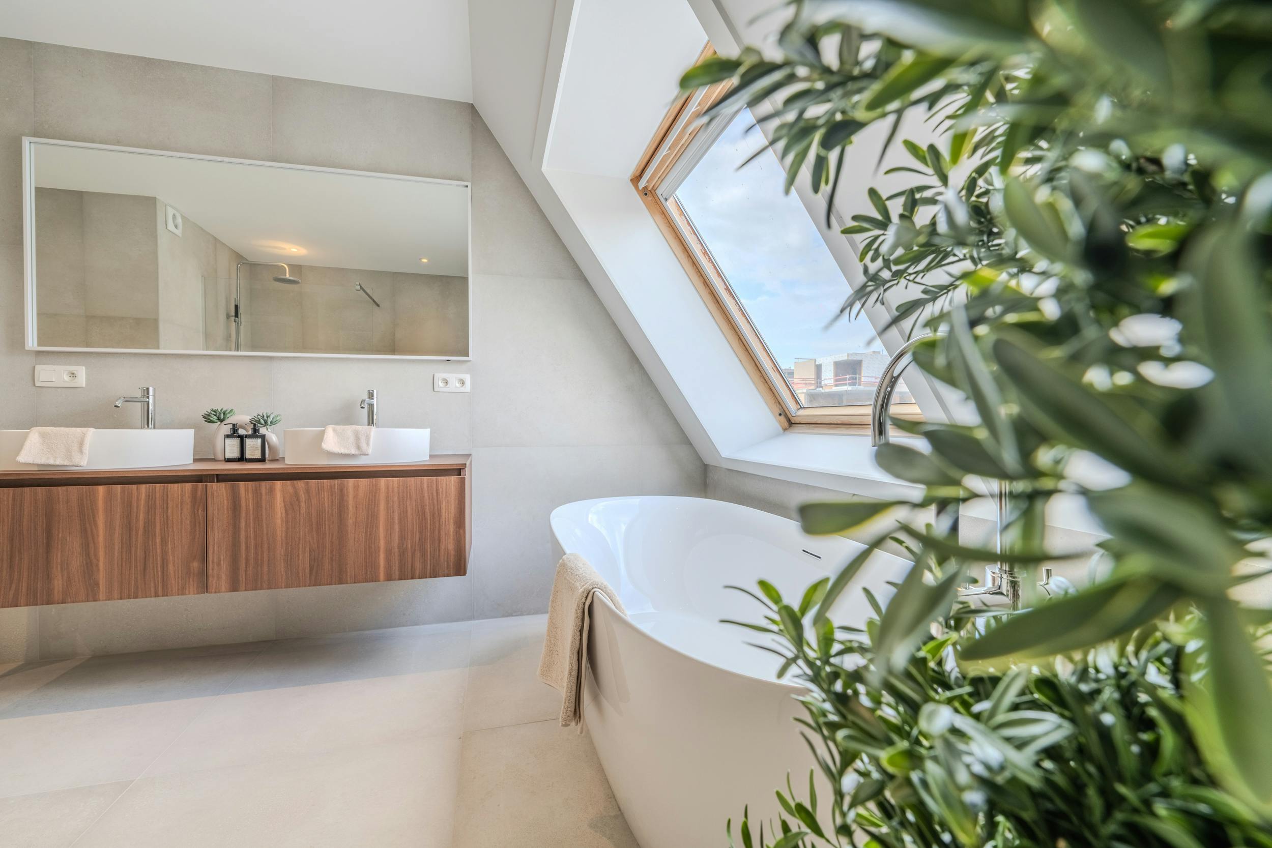 Prachtig gerenoveerd appartement met twee slaapkamers foto 17