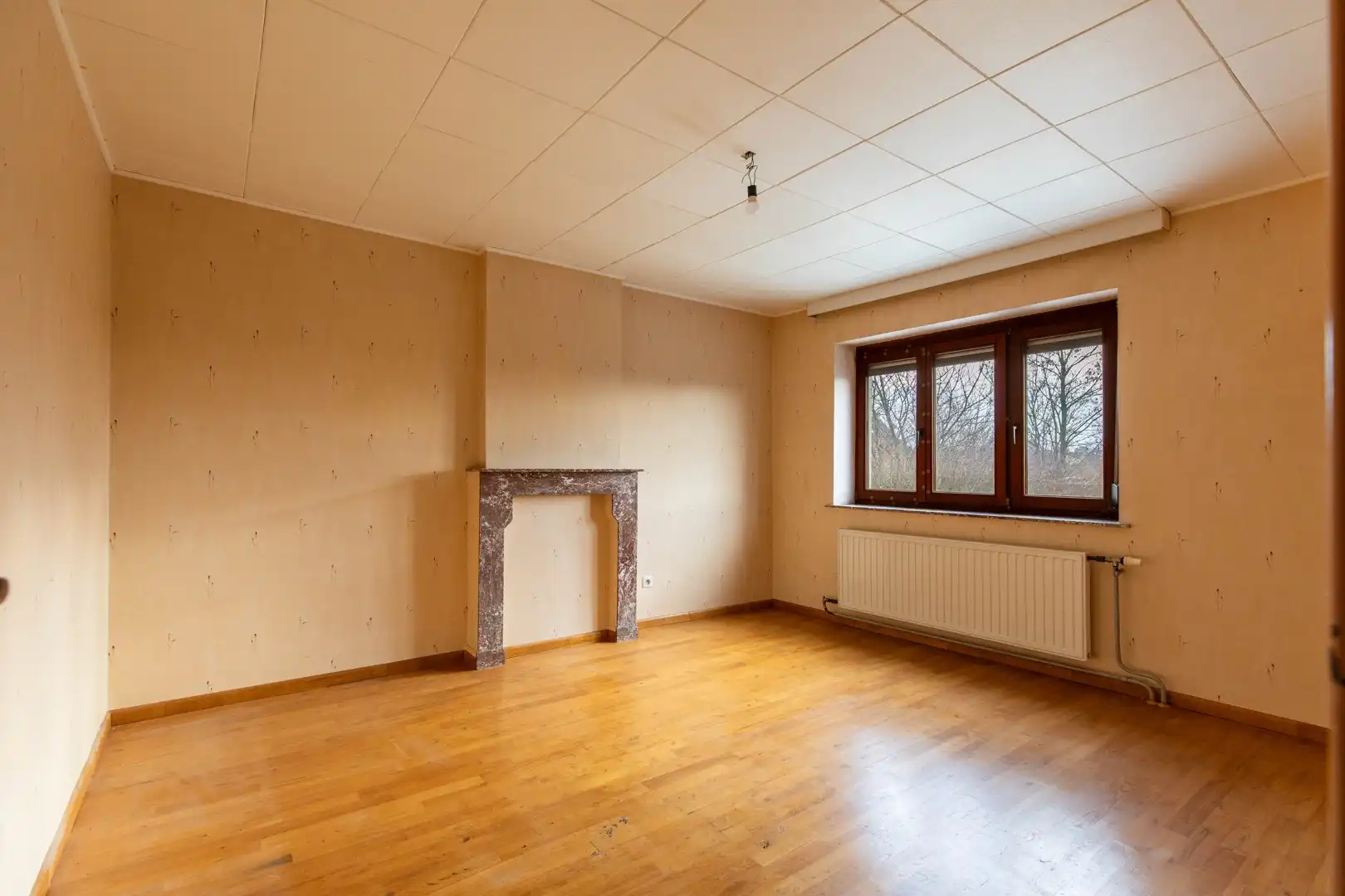 Woning in het centrum met loods of magazijn foto 16