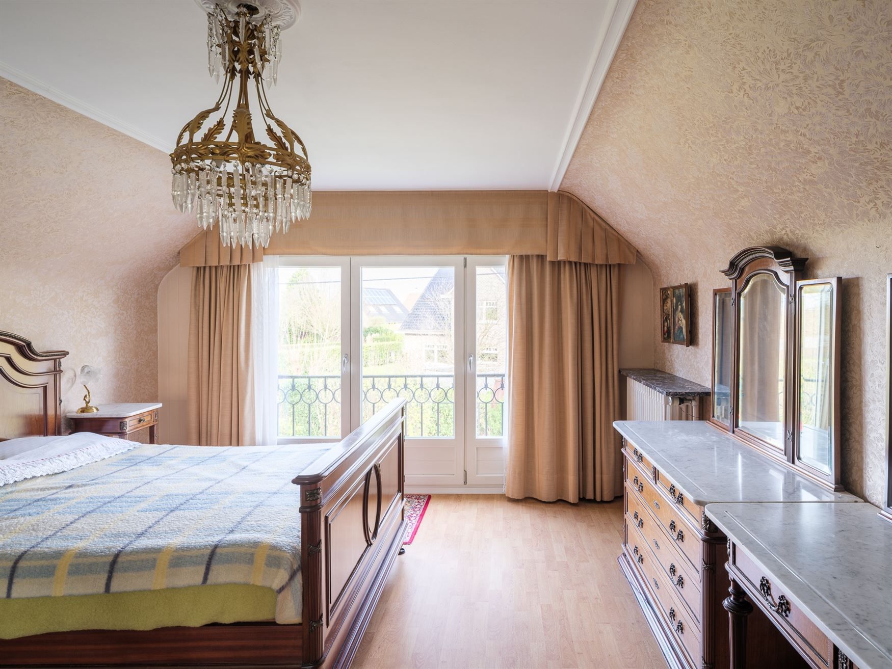 Ruime gezinswoning met vier slaapkamers en tuin in Drongen. foto 19