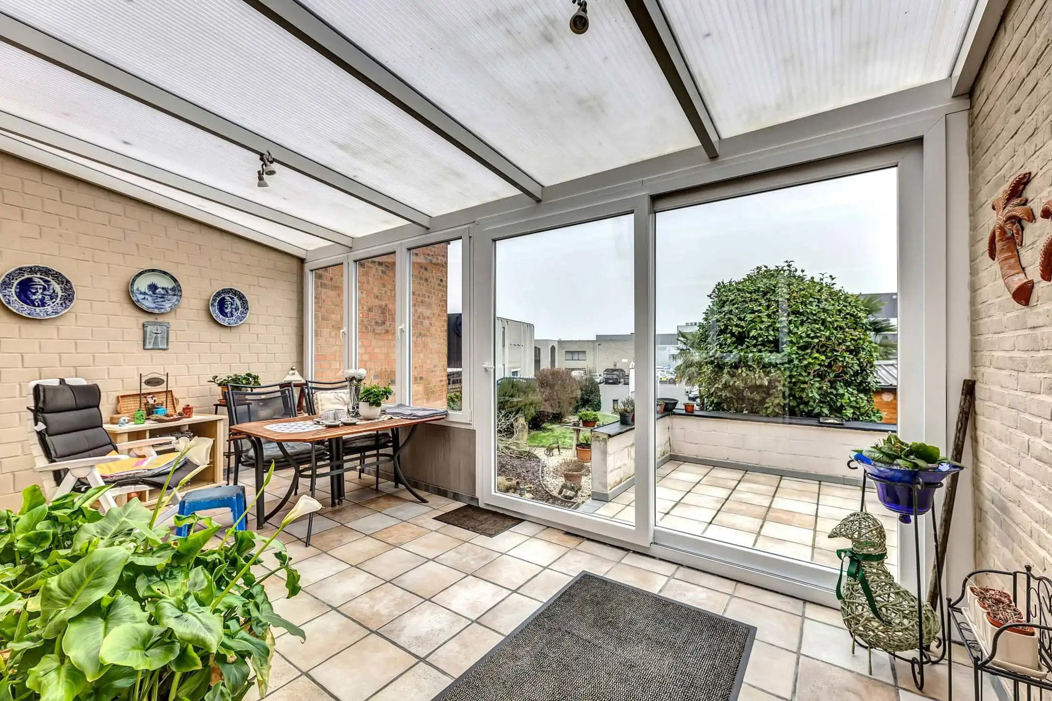 Ruime, solide woning op strategische ligging foto 12