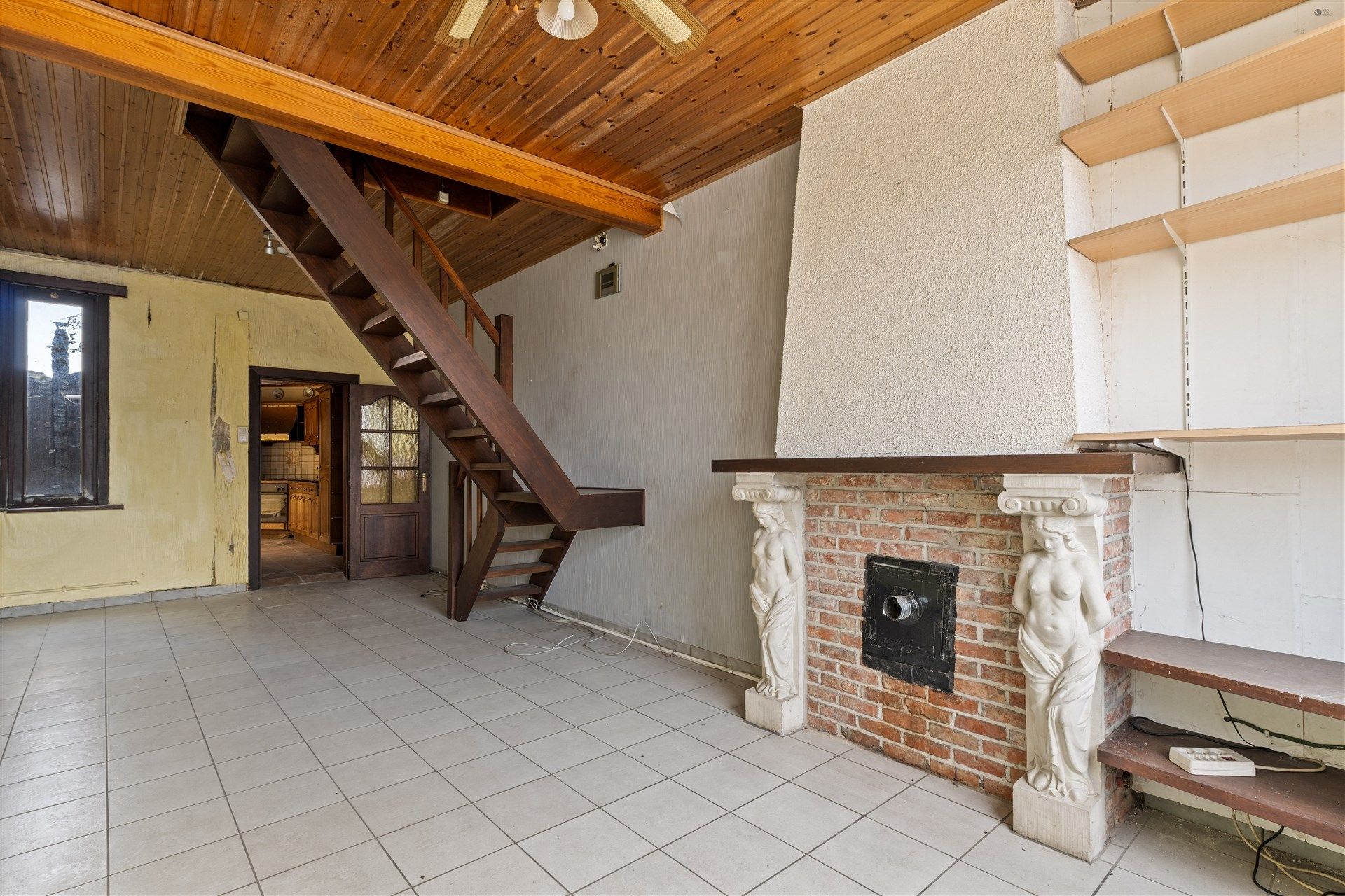 op te knappen woning op 540m² grond  foto 3