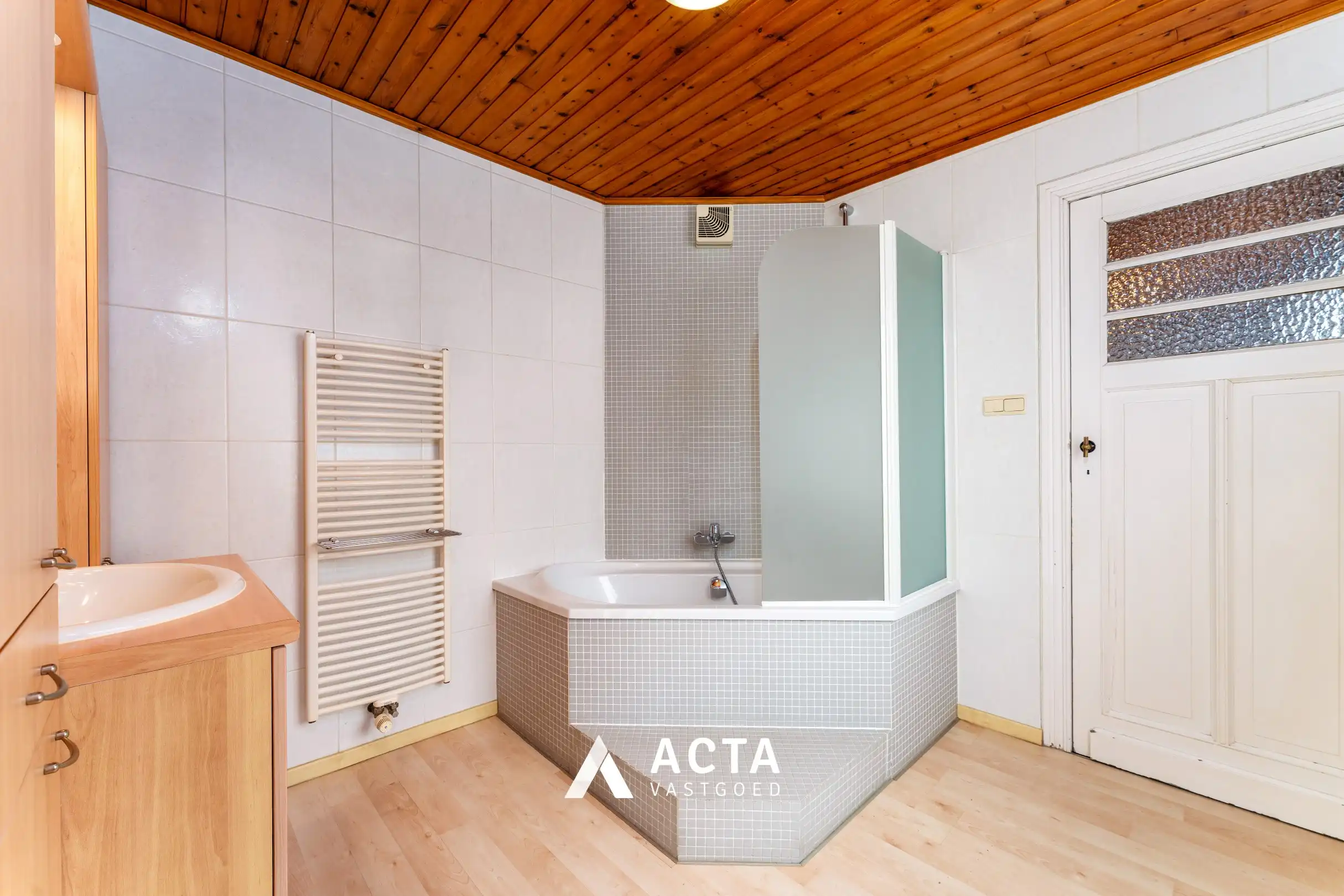Ruime woning met 5 slaapkamers, garage en zonnige tuin  foto 18