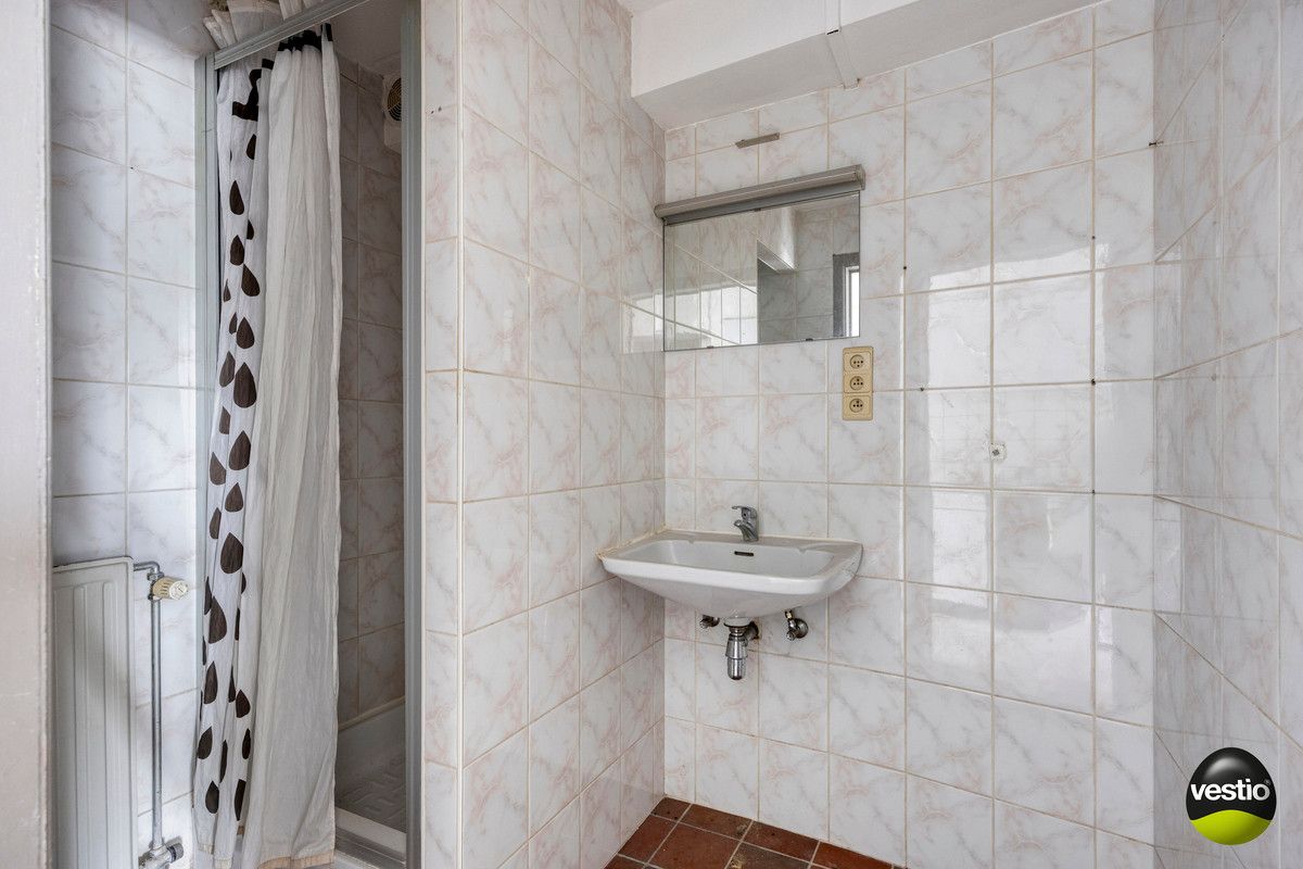 COMPLEX BESTAANDE UIT 14 TE RENOVEREN STUDIO'S MET UITBREIDINGSMOGELIJKHEDEN TE VELDWEZELT. foto 18