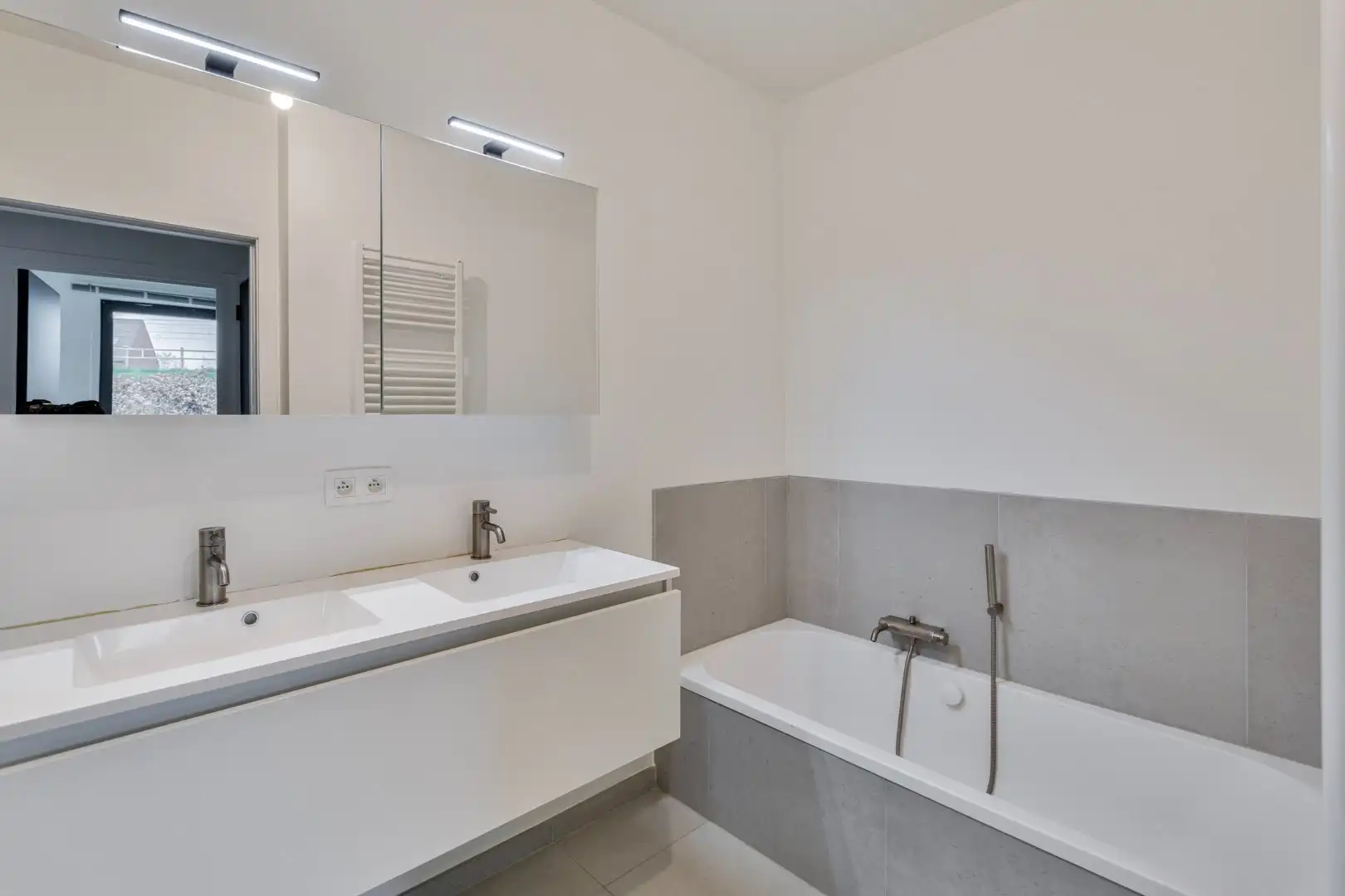 Lichtrijk nieuwbouwappartement met 3 slaapkamers, tuin, terras, kelderberging en 2 autostaanplaatsen - EPC 36 kWh/m² -bewoonbare opp. 115 m²   foto 18