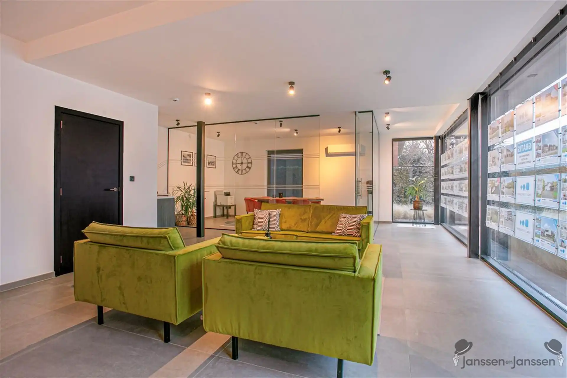 Unieke Kans: Commerciële Toplocatie in het Hart van Itegem foto 2