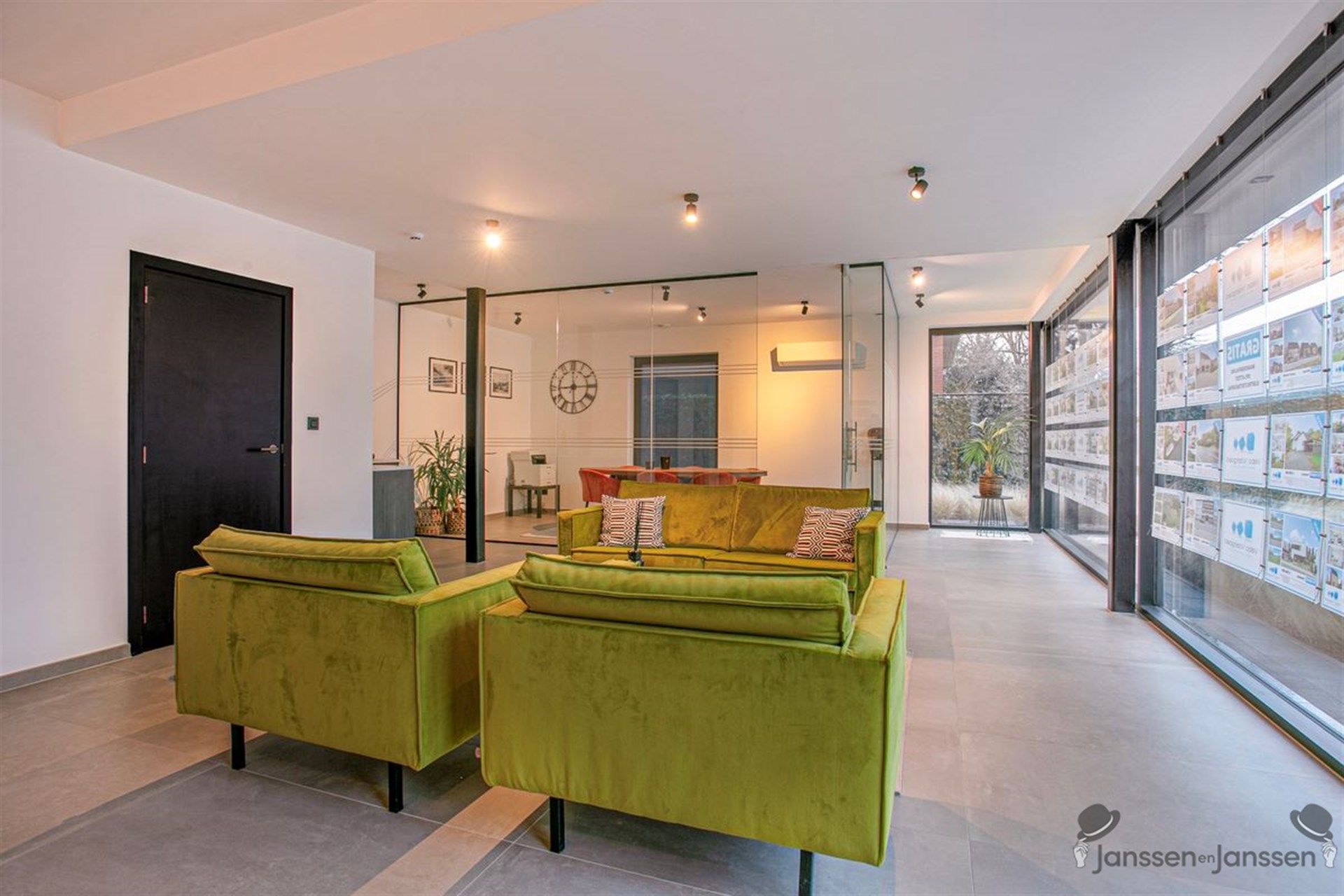 Unieke Kans: Commerciële Toplocatie in het Hart van Itegem foto 2