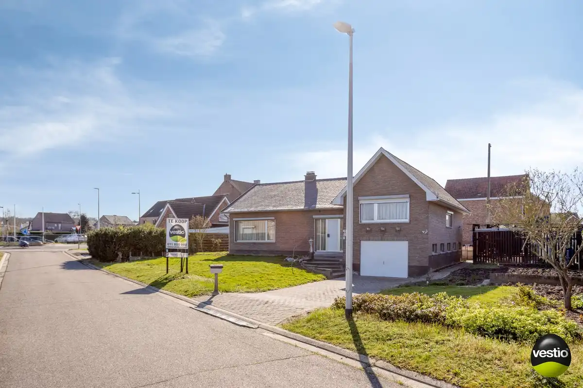 RUIME OPEN BEBOUWING (OB) MET 3 SLAAPKAMERS, GARAGE EN KELDER OP HOEKPERCEEEL VAN 6A67CA. foto 3