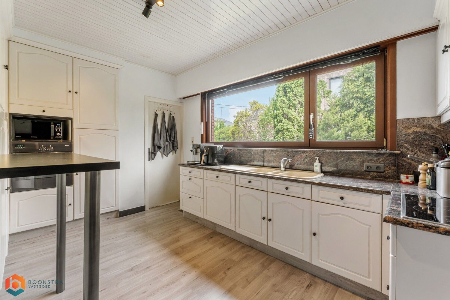 Woning met 3 slpkrs, garage en ruime tuin foto 6