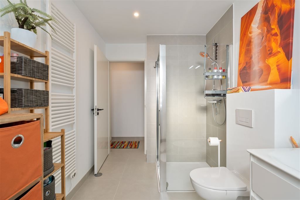 Volledig instapklare nieuwbouwwoning (2% registratie!) foto 11