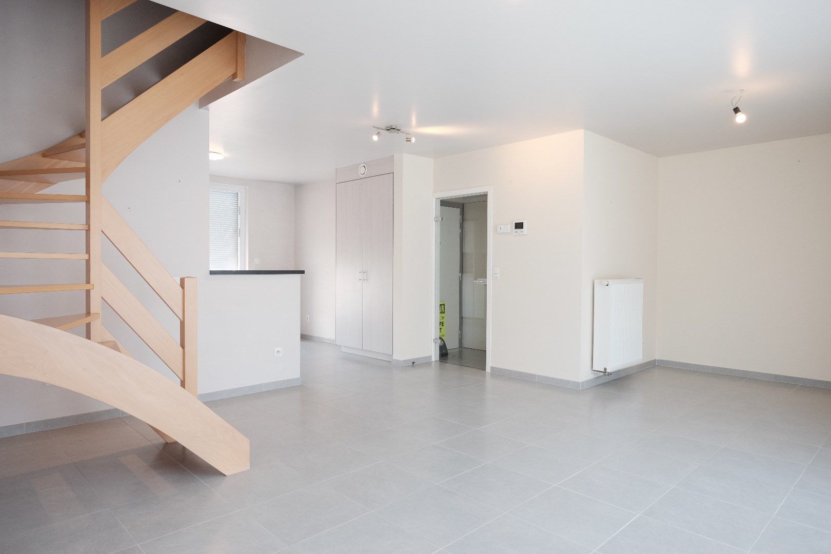 Duplex appartement met mooi zongericht terras en dubbele garage. foto 6