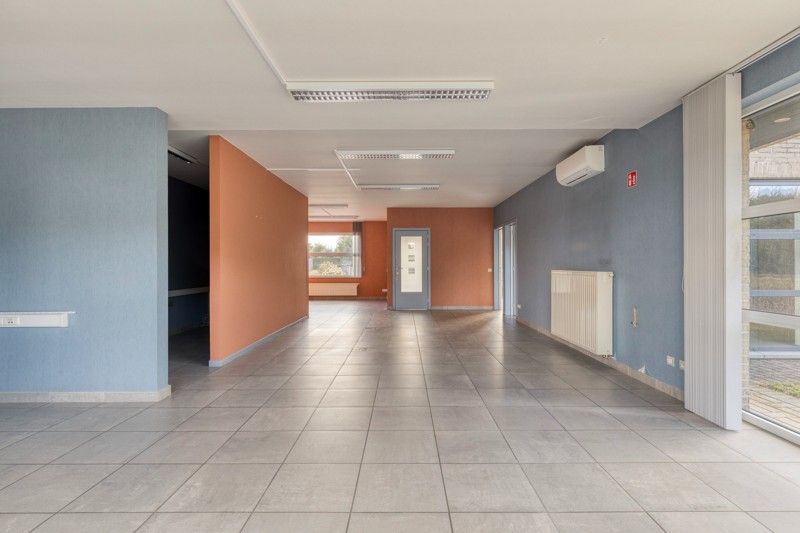 Polyvalente kantoorruimte met 3 slaapkamer appartement TE KOOP in Tielt! foto 7