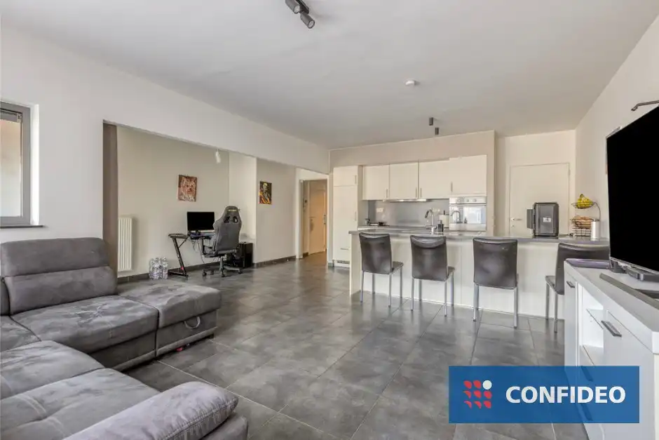 Stijlvol appartement met twee slaapkamers aan de stadsrand foto {{pictureIndex}}