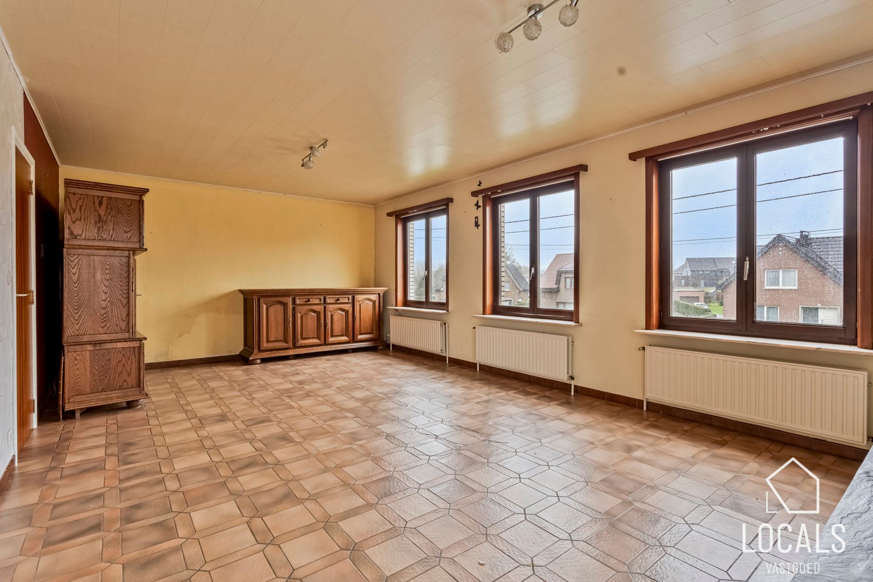 Huis ingericht als 3 appartementen te Denderleeuw foto 13