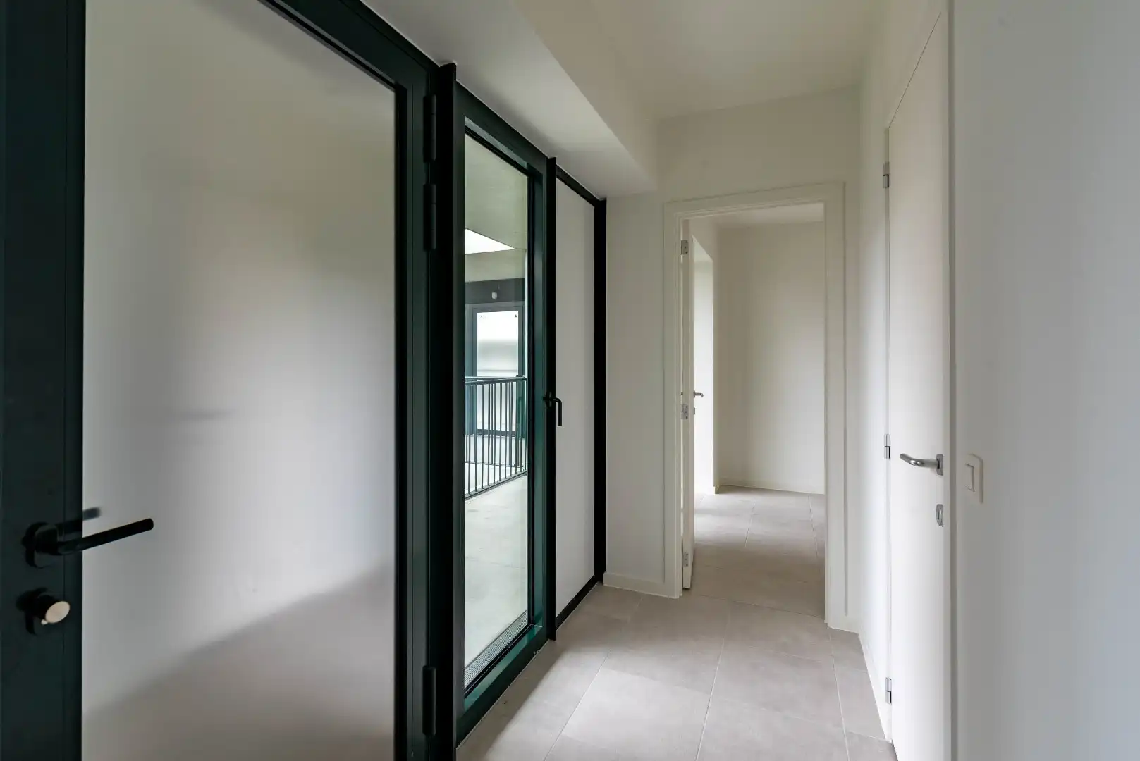 Prachtig nieuwbouw appartement met 2 slk en terras foto 19