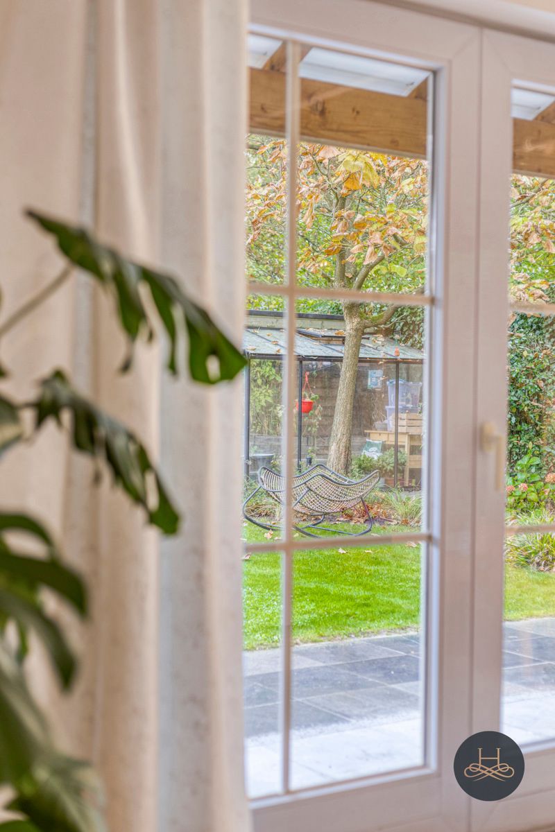 Indrukwekkende groen gelegen villa met zwembad en poolhouse  foto 19