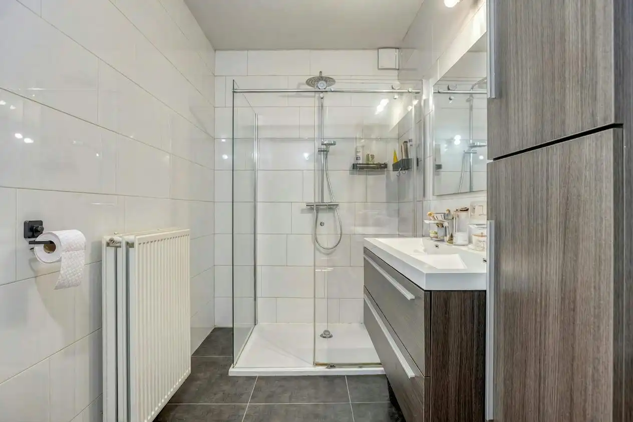 Instapklaar huis met 4 slaapkamers en koer te koop in Brugge foto 7
