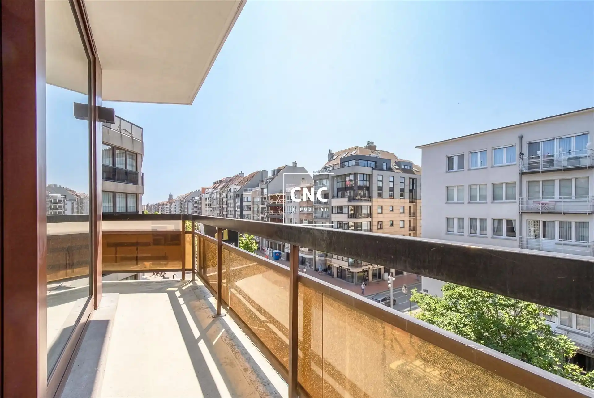 Stijlvol gerenoveerd en zonnig hoekappartement op topligging foto 8