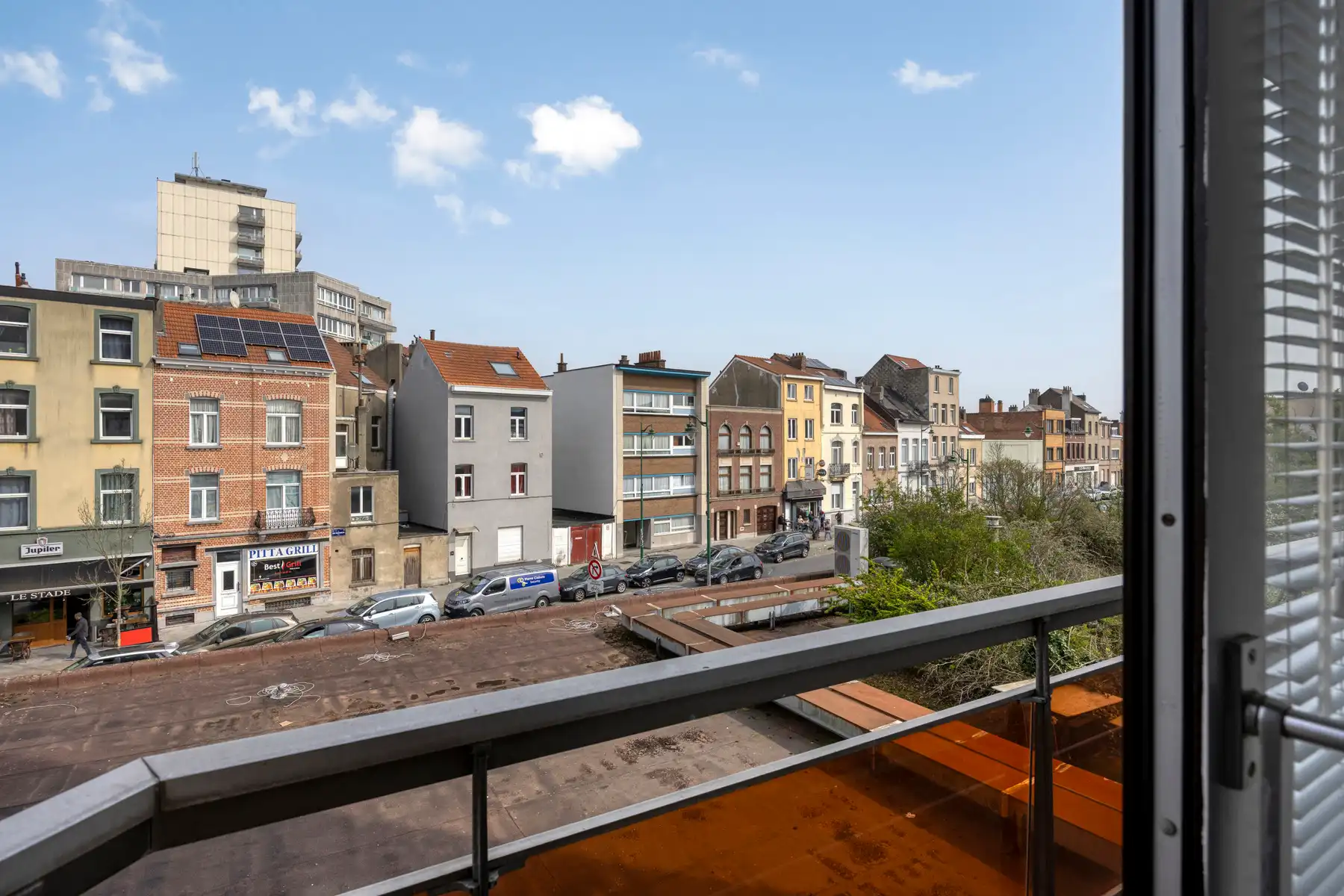 Gerenoveerd 3-slaapkamer appartement foto 21