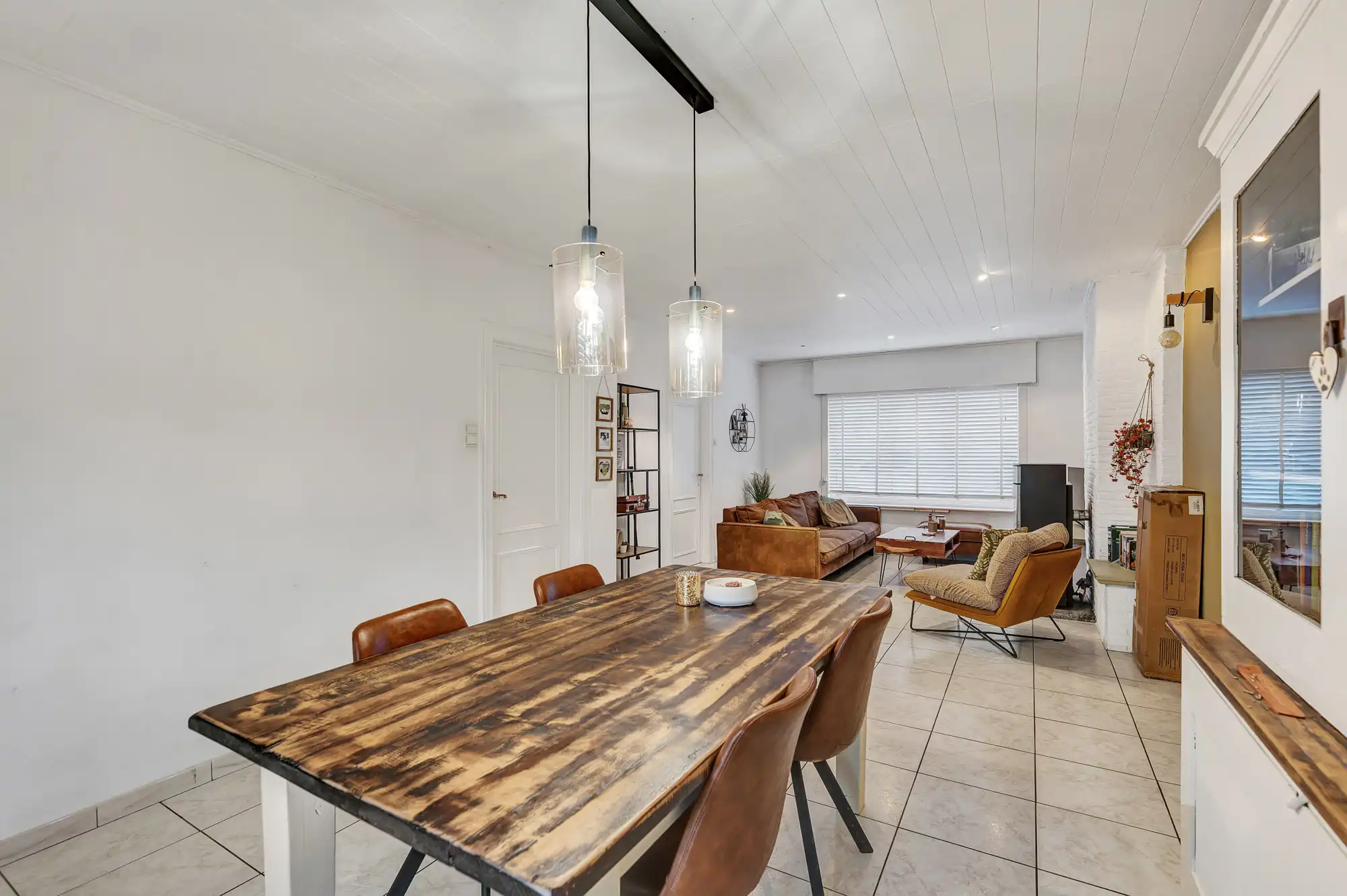 Strategisch gelegen, instapklare woning met veel potentieel foto 4