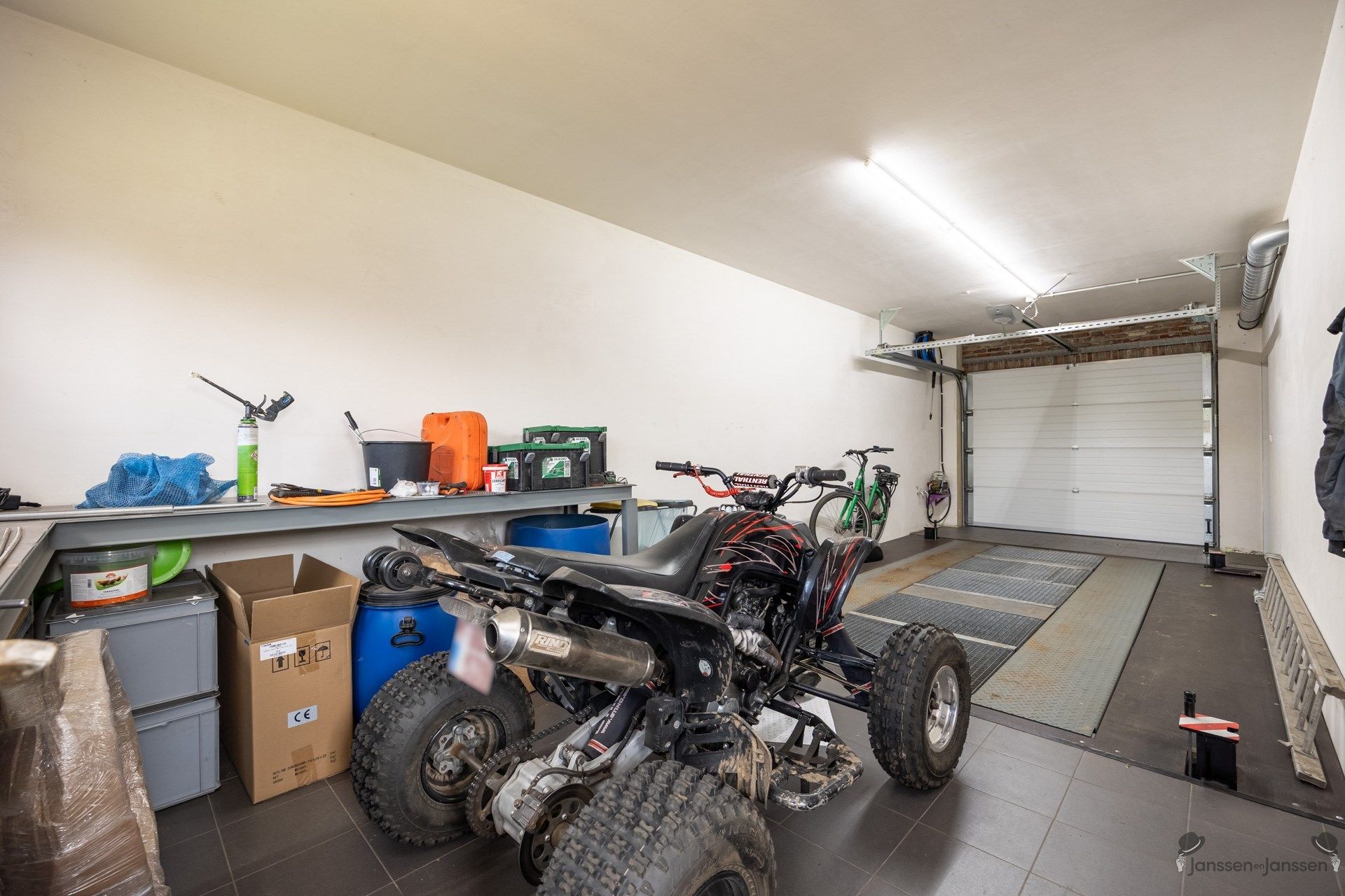 Recente woning met 3 slaapkamers op 482 m² foto 13
