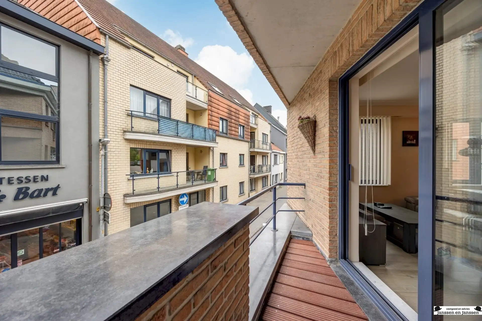 Lichtrijk instapklaar 2 kamer appartement in centrum Temse foto 6