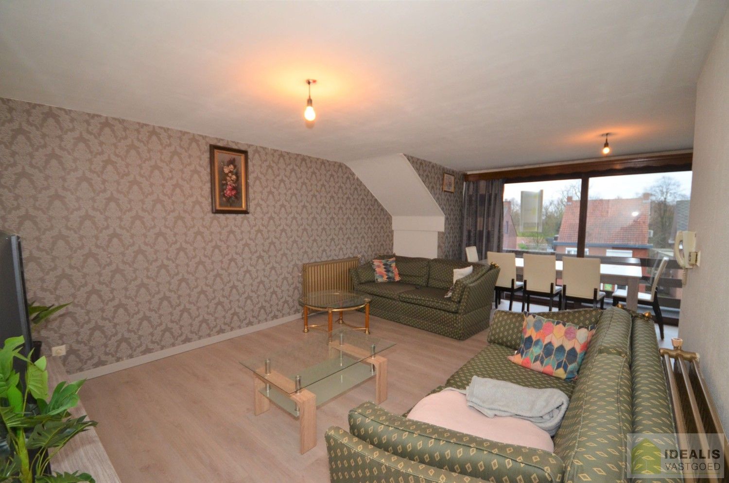 APPARTEMENT OP 2de  VERDIEP MET RUIM 80M² BEWOONBARE OPPERVLAKTE, 2 SLAAPKAMERS EN INPANDIGE GARAGE IN HET HARTJE VAN BOCHOLT foto 4