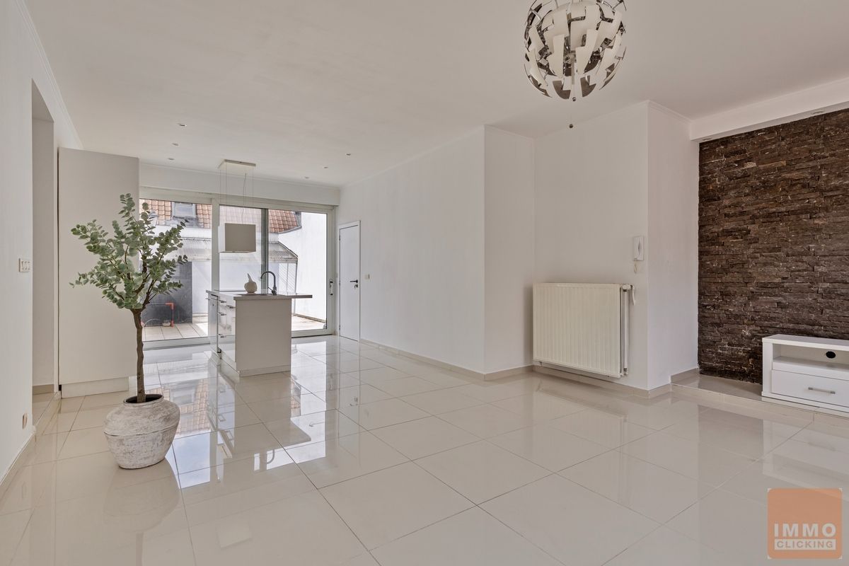 Tof 3 slaapkamerappartement met groot terras foto {{pictureIndex}}