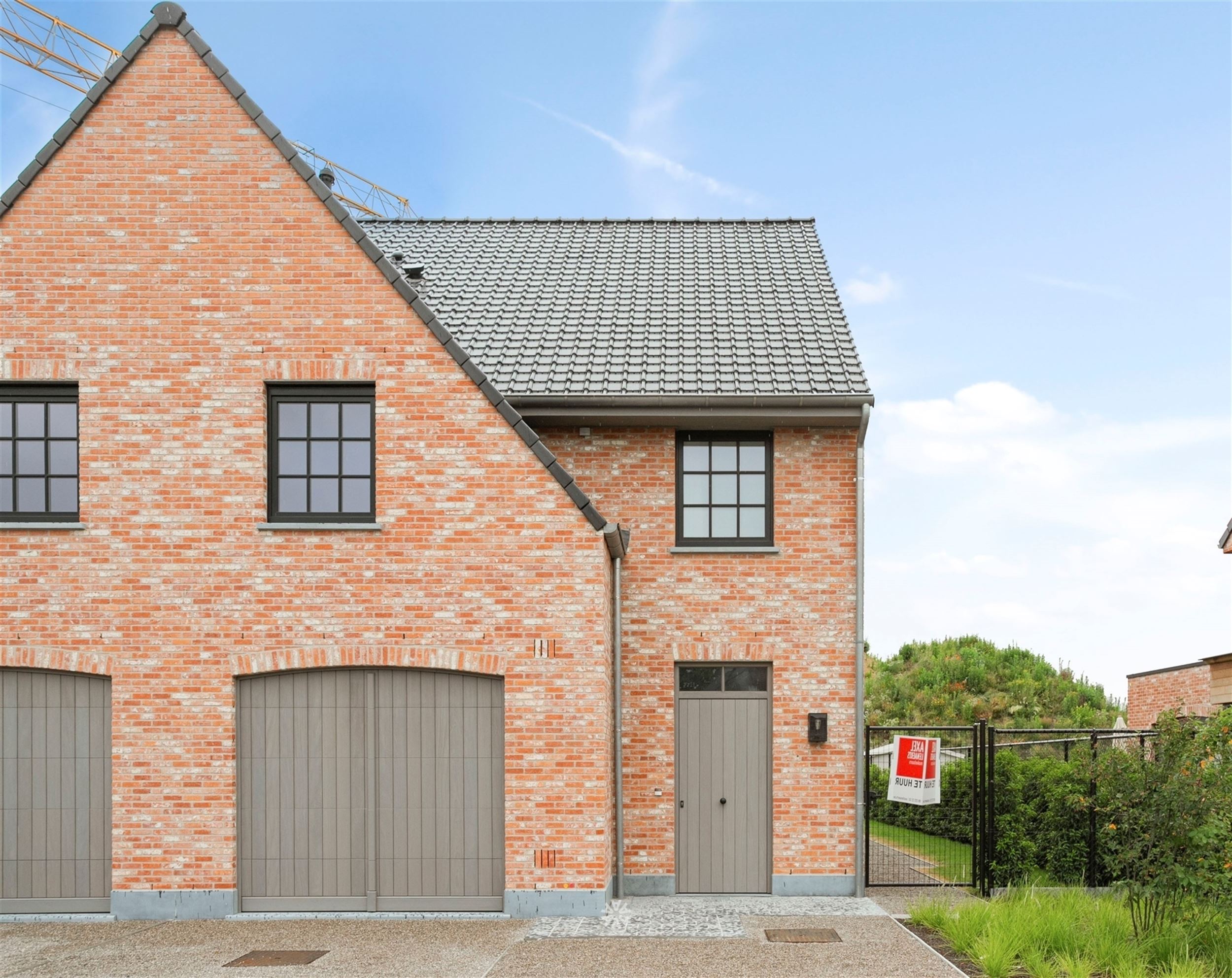 Prachtige nieuwbouwwoning met zuid-west gerichte tuin en 4 slaapkamers foto 1