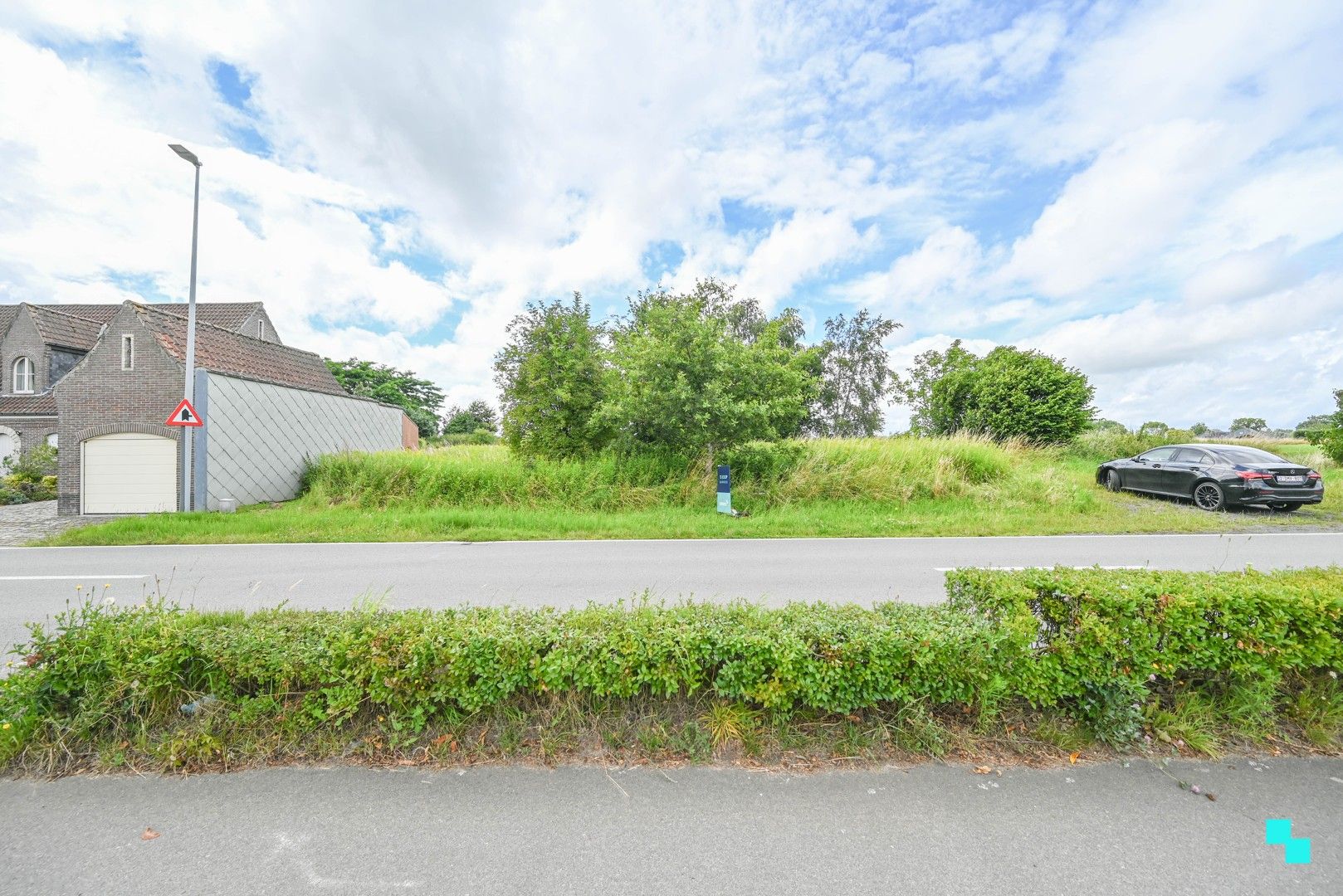 Royaal perceel gelegen in landelijk Oostrozebeke foto 3