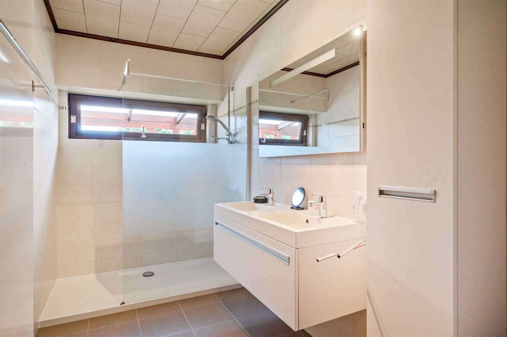 Laagbouwwoning met 3 slaapkamers op ca. 2.252m2 foto 16