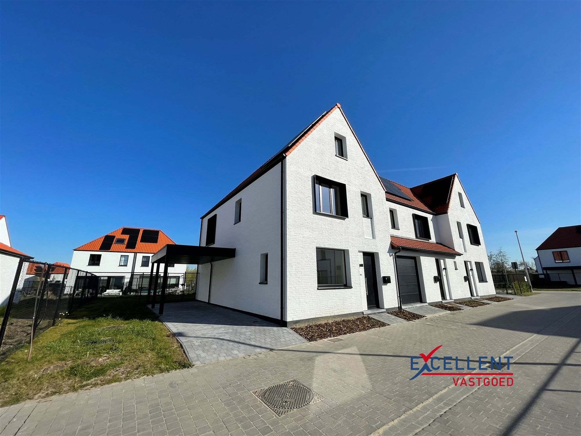 Recent afgewerkte nieuwbouwwoning te huur in Deinze! foto {{pictureIndex}}