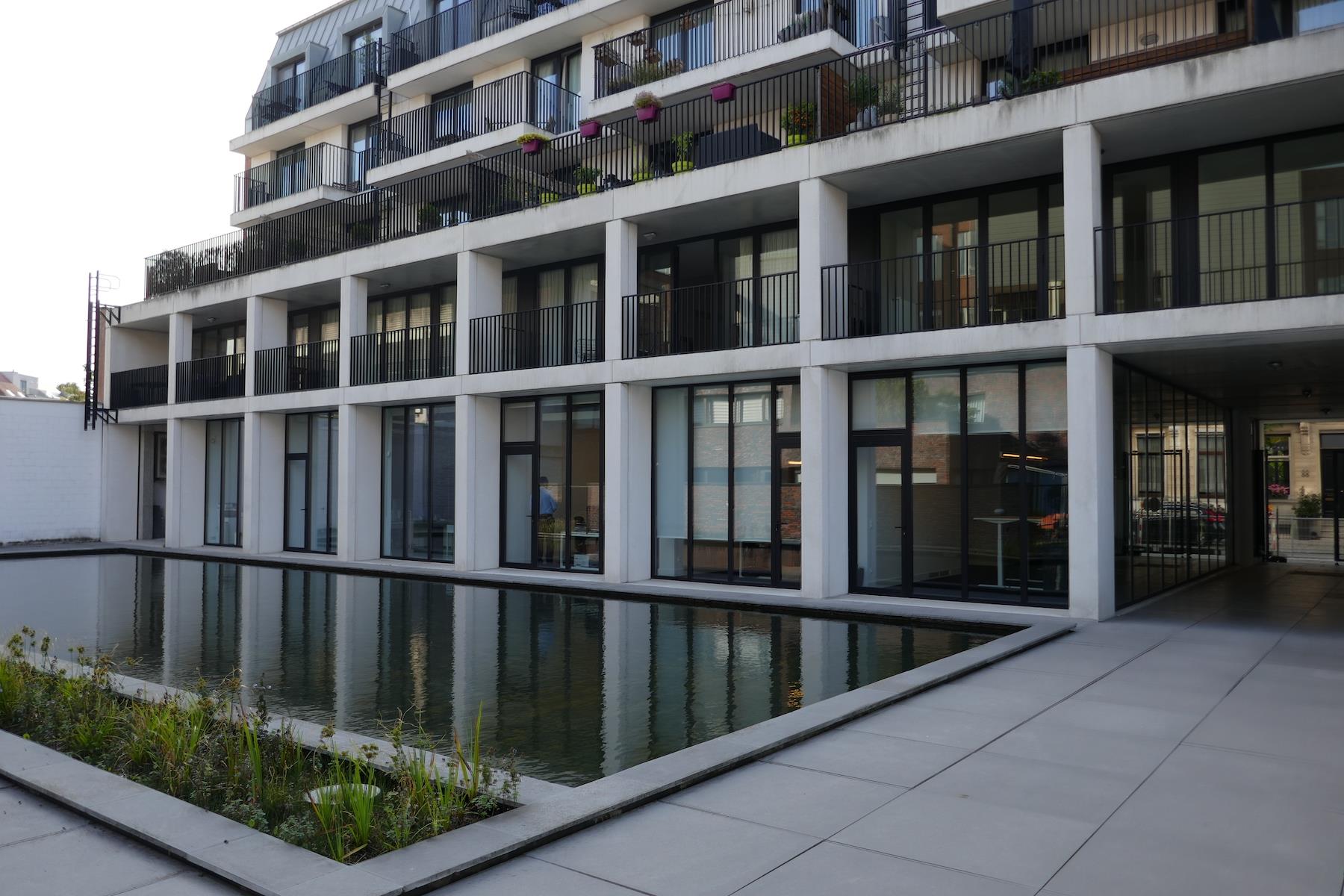 ANTWERPEN - Instapklaar appartement met terras foto {{pictureIndex}}