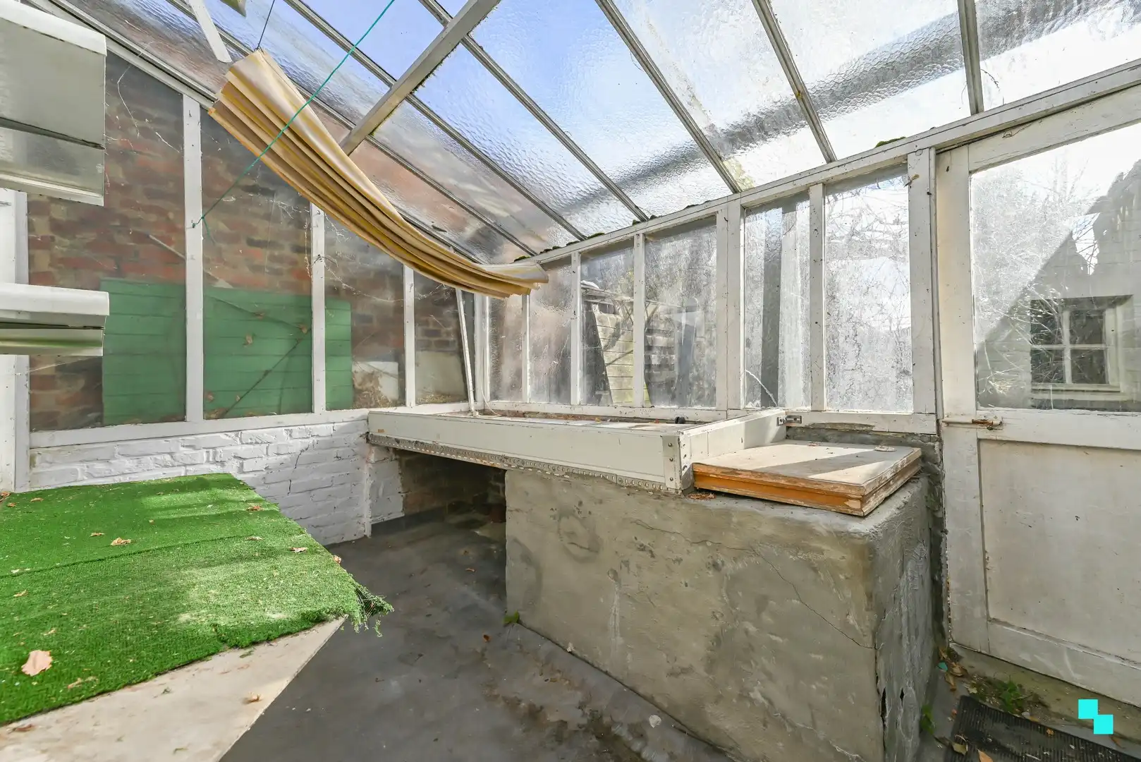 Verder op te frissen woning nabij centrum Izegem foto 13