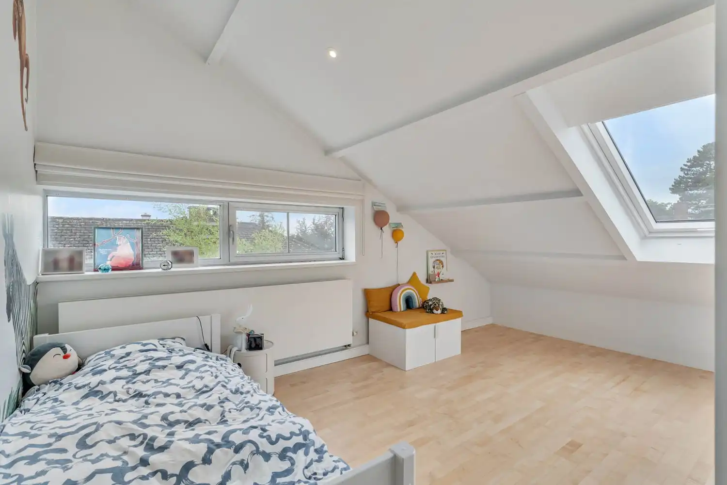Moderne open bebouwing met zwembad, 5 slaapkamers en EPC B foto 25