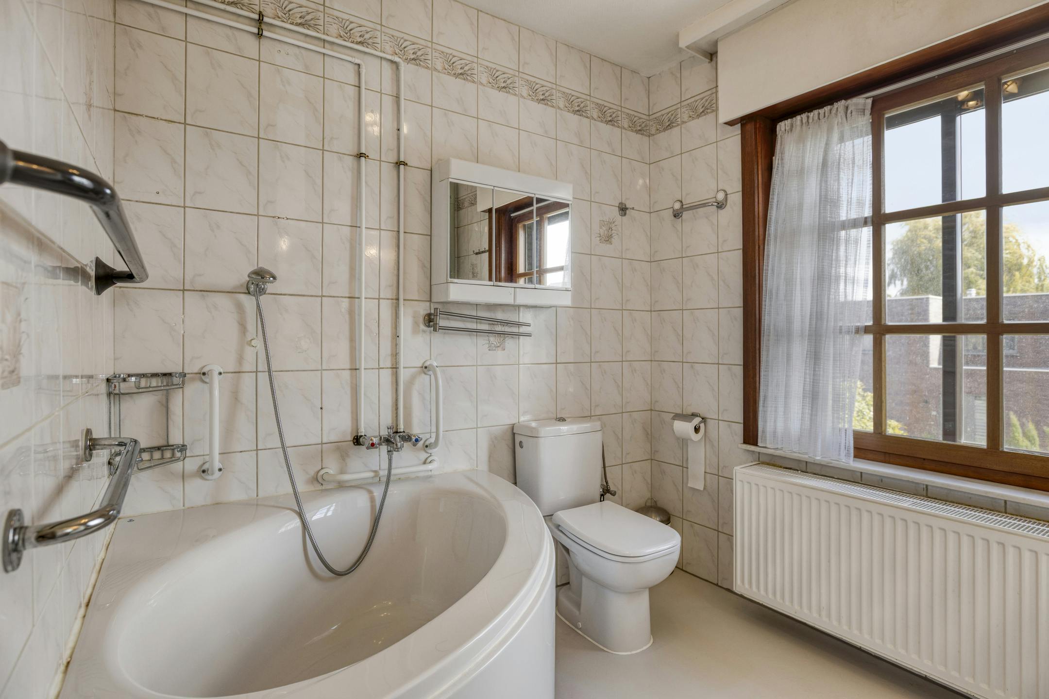 Halfopen huis te koop in Ieper met 4 kamers, tuin en garage foto 27