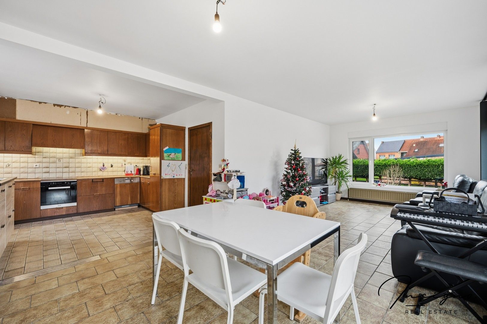 Ruime woning met 6 slaapkamers in hartje Tielt-Winge foto 3