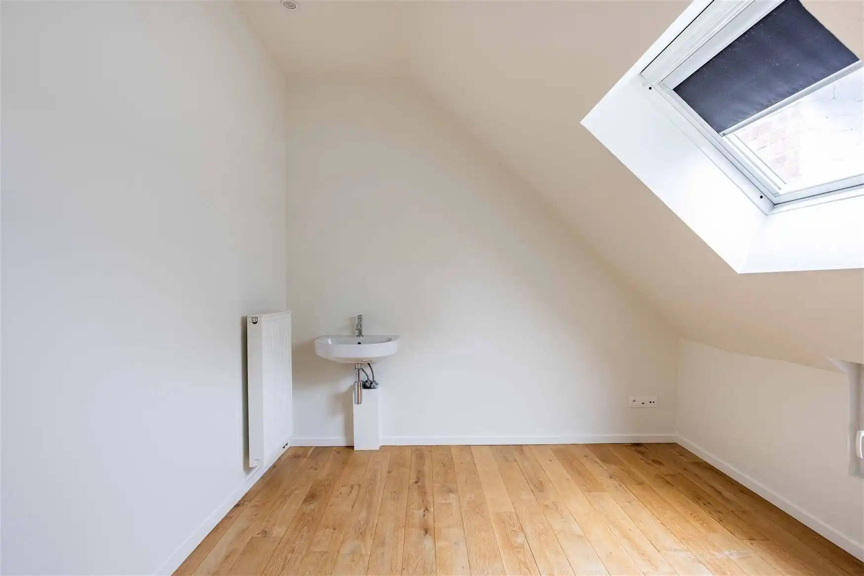 Instapklare woning met 4 kamers en koer in Gent foto 23