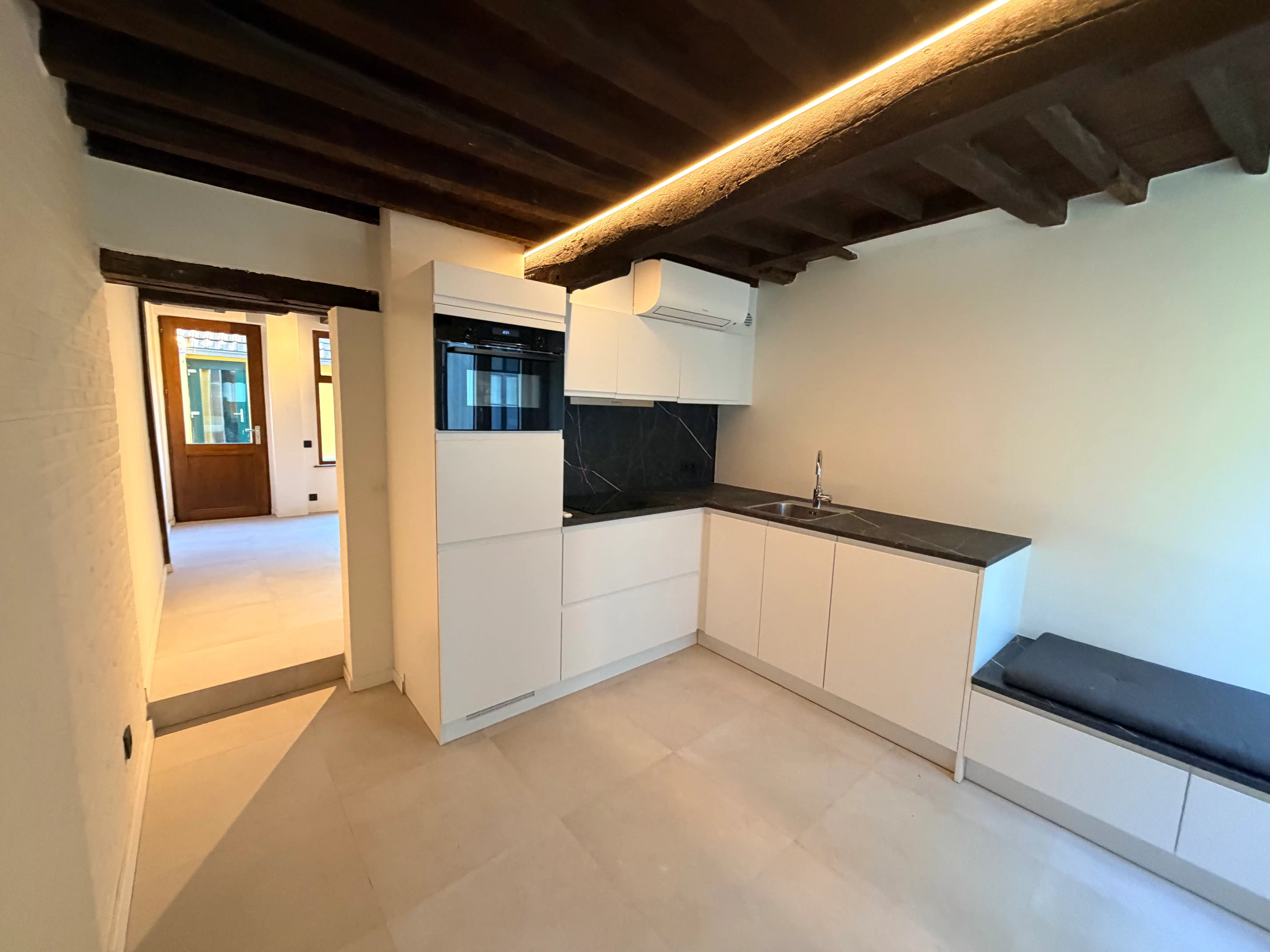 --- NIEUW --- Ideale cohousing woning: volledig gerenoveerde 2-slaapkamerwoning met elk een eigen douche in centrum Gent! foto 4