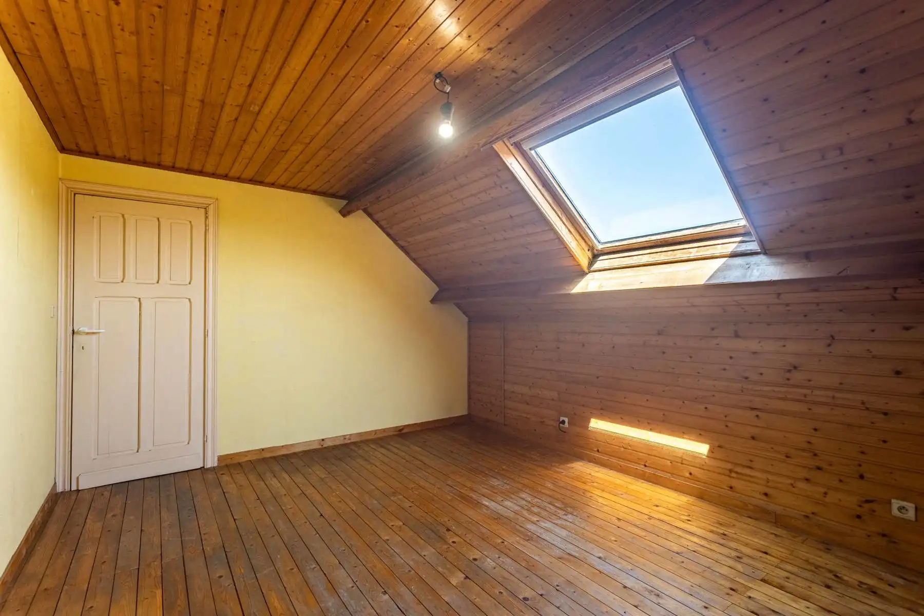 Te renoveren woning met grote tuin en atelier op toplocatie! foto 26