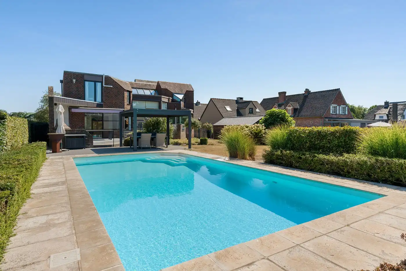 Top gelegen, ruime, vrijstaande woning met 3 slpk., garage en prachtige tuin foto 36