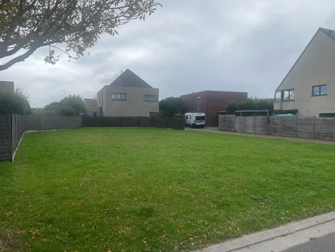 Ruime bouwgrond in rustige verkaveling in Bredene foto 2