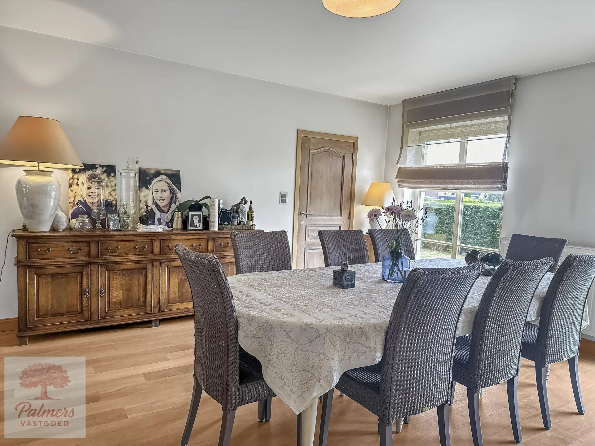 Veelzijdige villa eventueel voor vrij beroep. foto 2