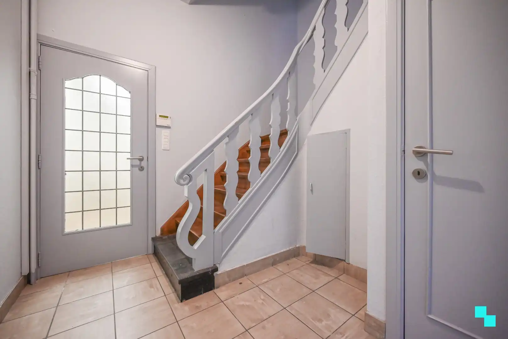 Ruime woning met polyvalente ruimte, garage en tal van mogelijkheden in Emelgem foto 6