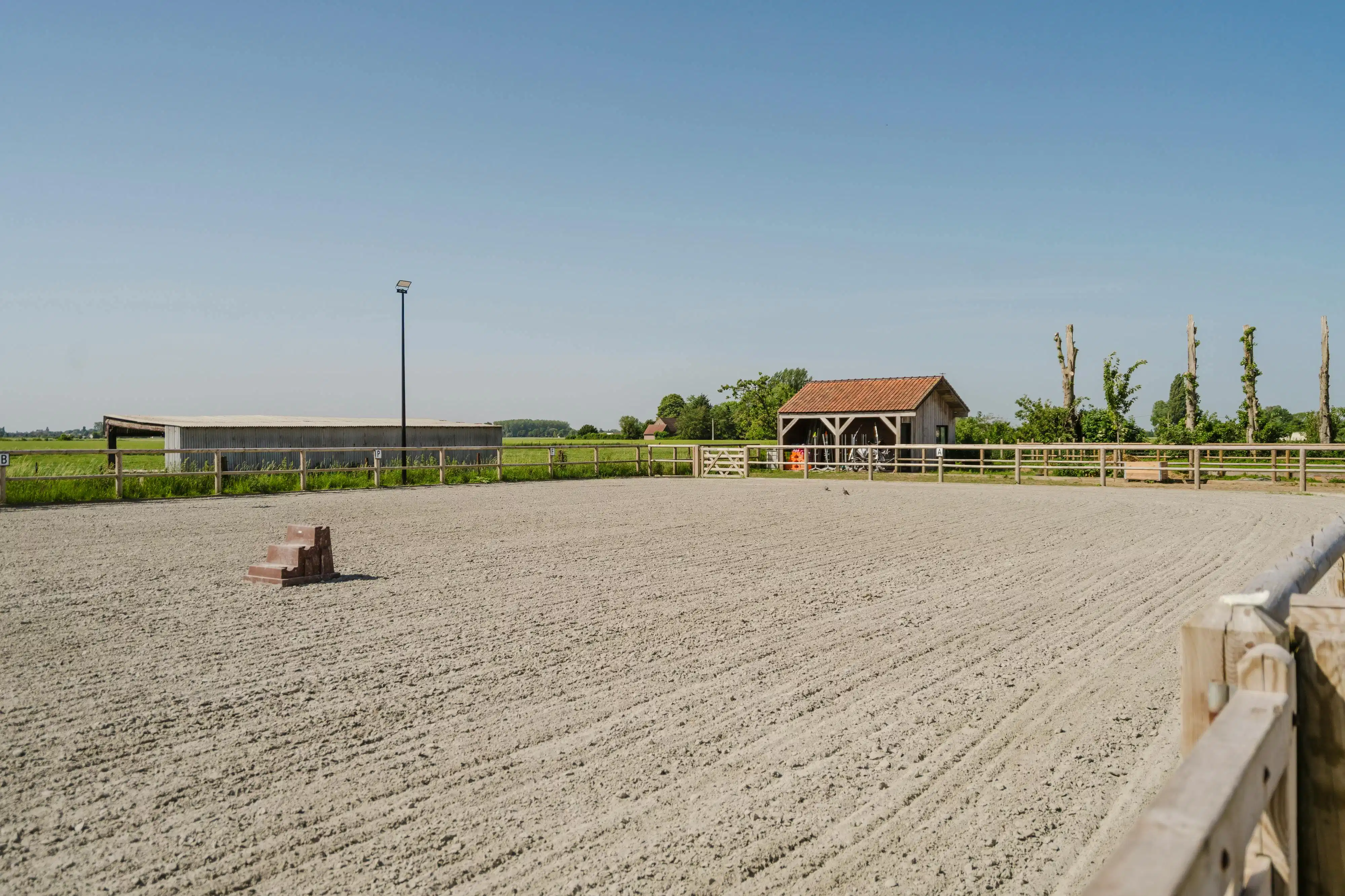 Karaktervolle hoeve met open zicht op de Kemmelberg en tal van mogelijkheden op 7.425 m² foto 13
