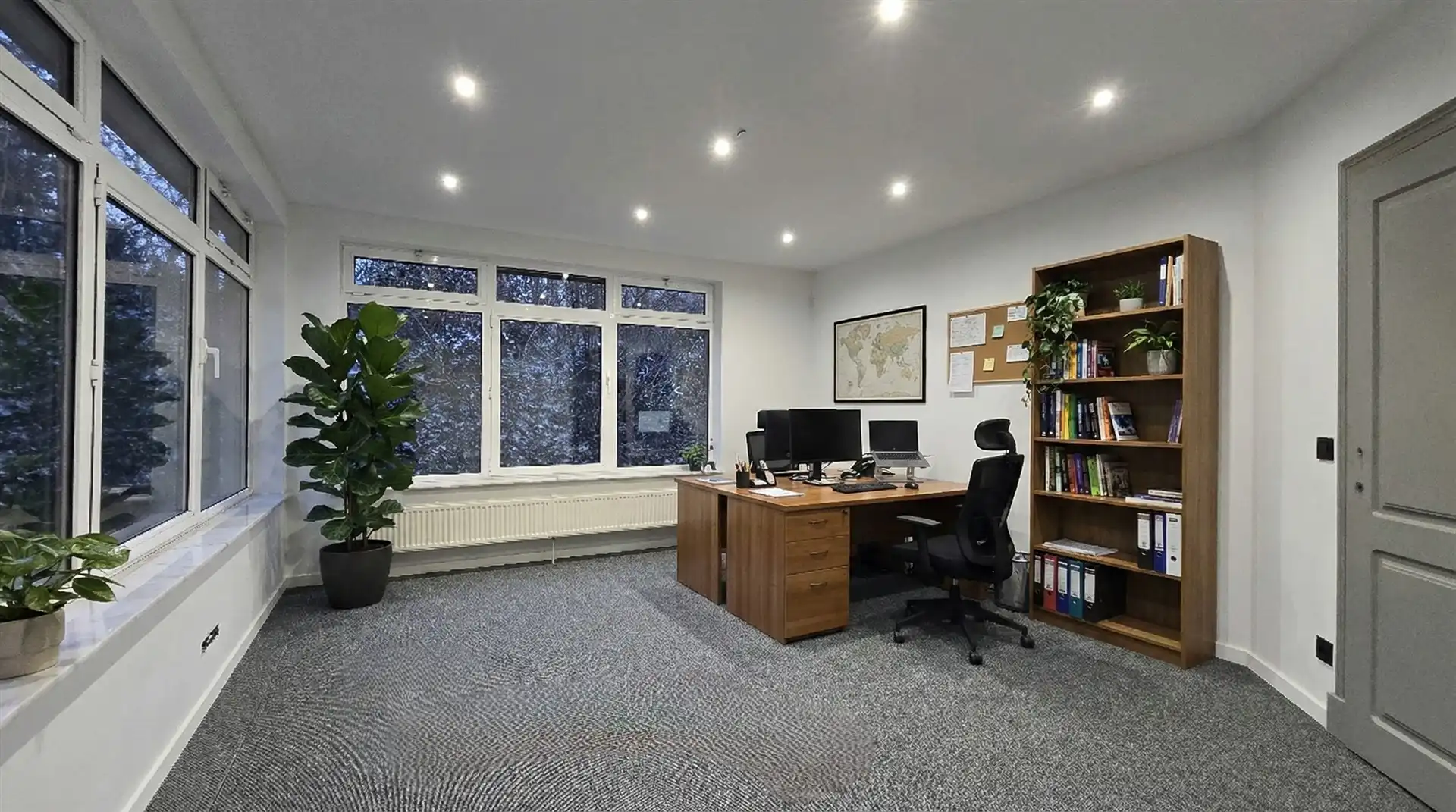 Karaktervol kantoorpand met uitzonderlijke visibiliteit in Herent foto 8