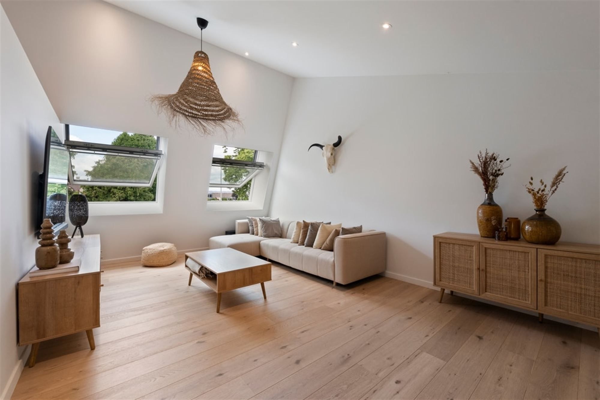 UNIEKE DESIGNWONING MET MODERNE AFWERKING EN STIJVOLLE ARCHITECTUUR foto 29