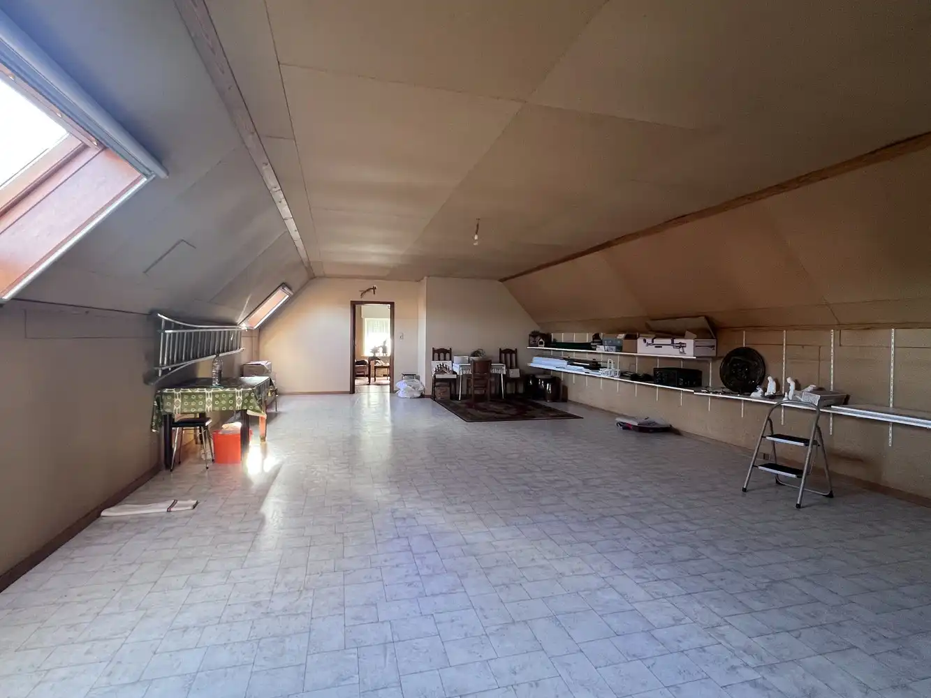 Karaktervolle woning met 3 slaapkamers, garage en zonnige tuin. foto 15