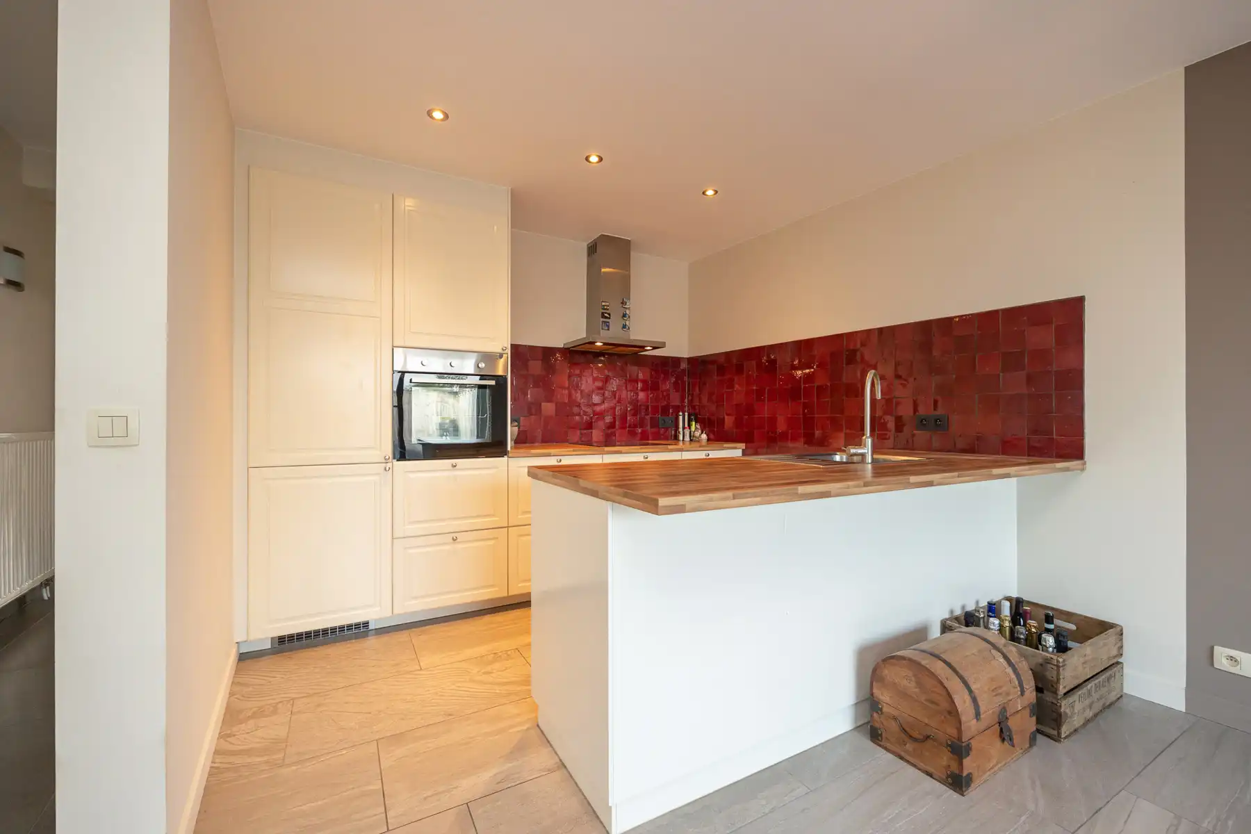 Veelzijdige handelszaak met woonst en topzichtbaarheid foto 17