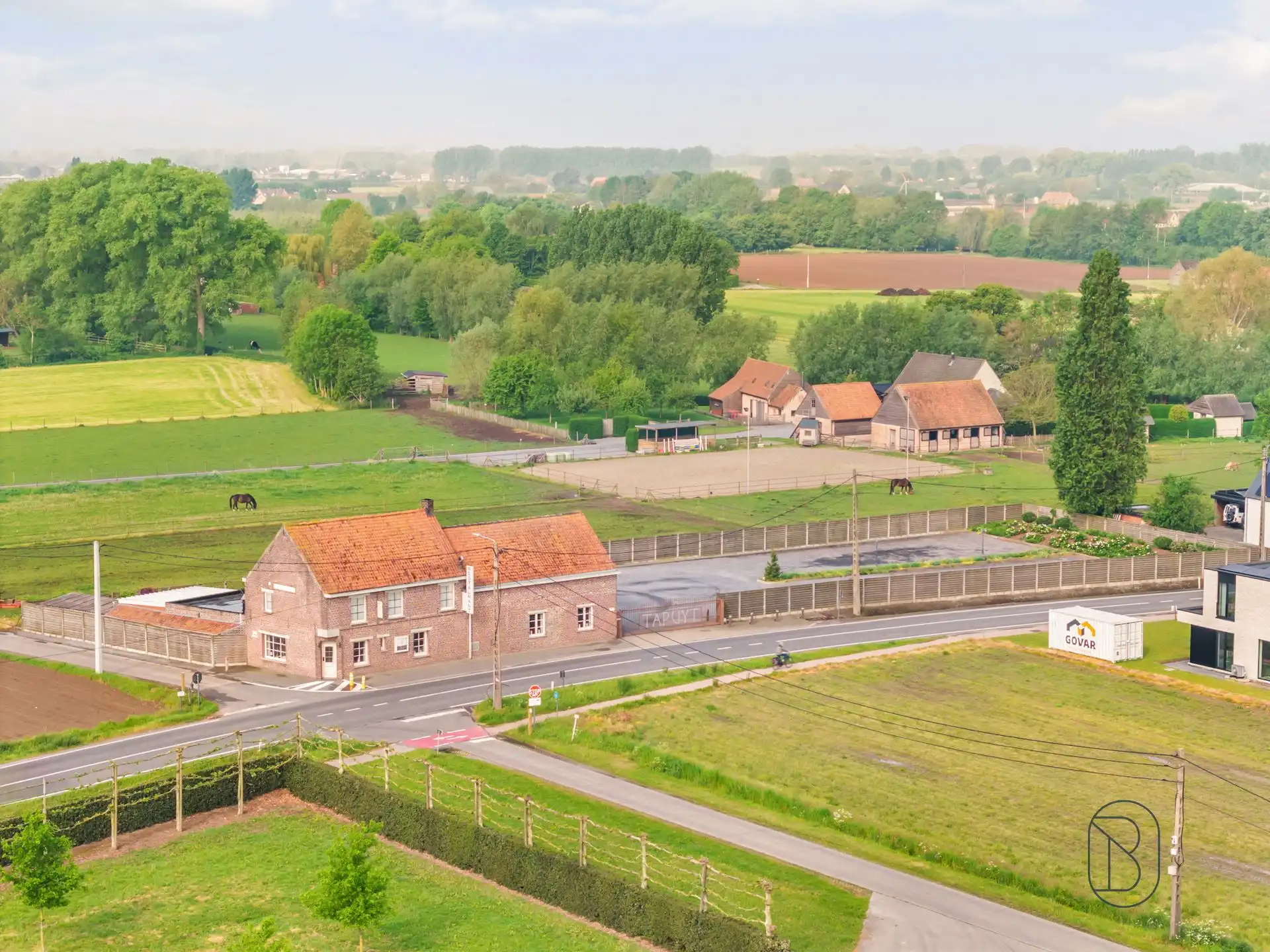 Topgelegen horecazaak met parking, en woonst foto 2